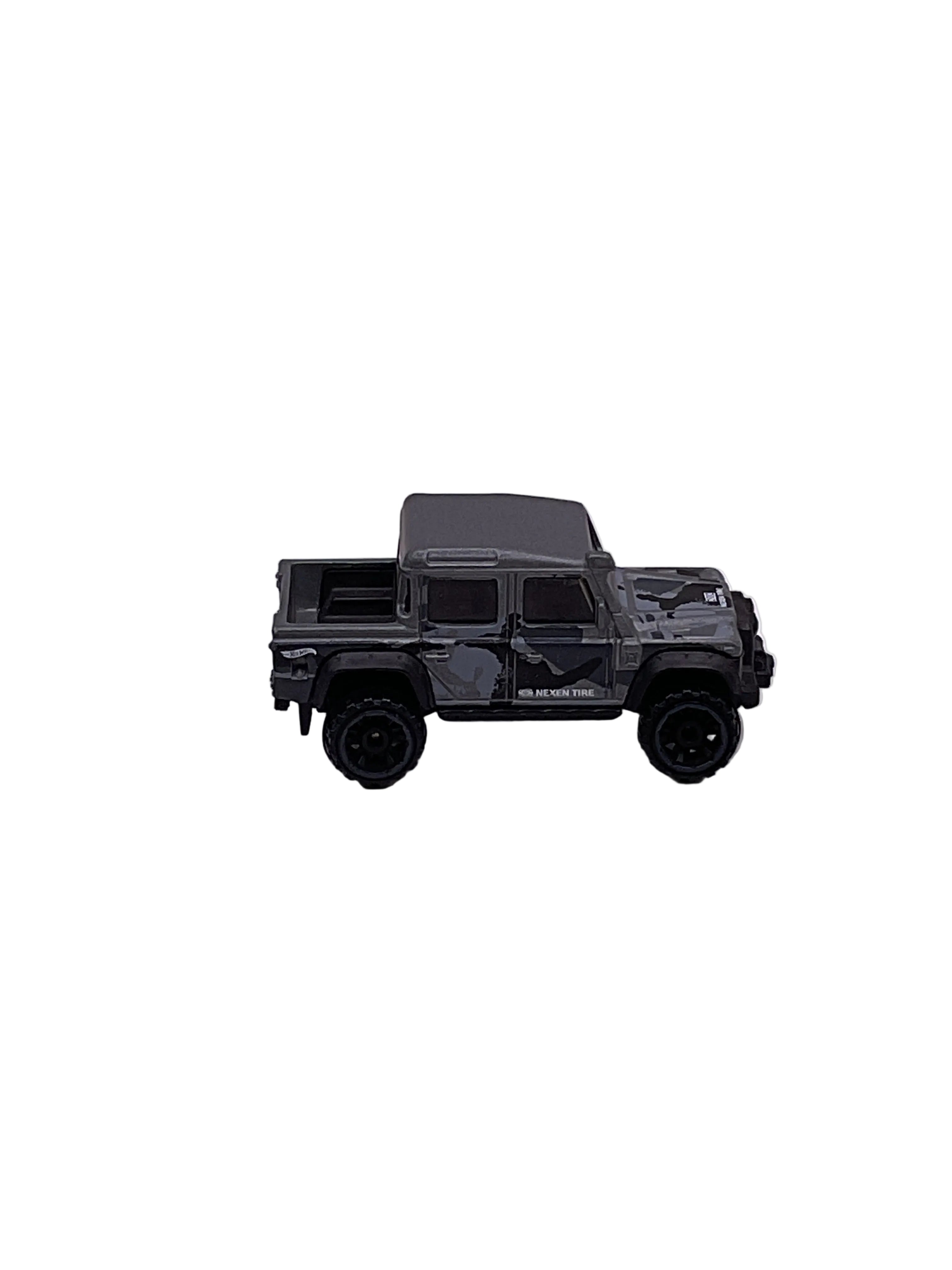 Hot Wheels ‘15 Land Rover Defender Double Cab Diecast Grey