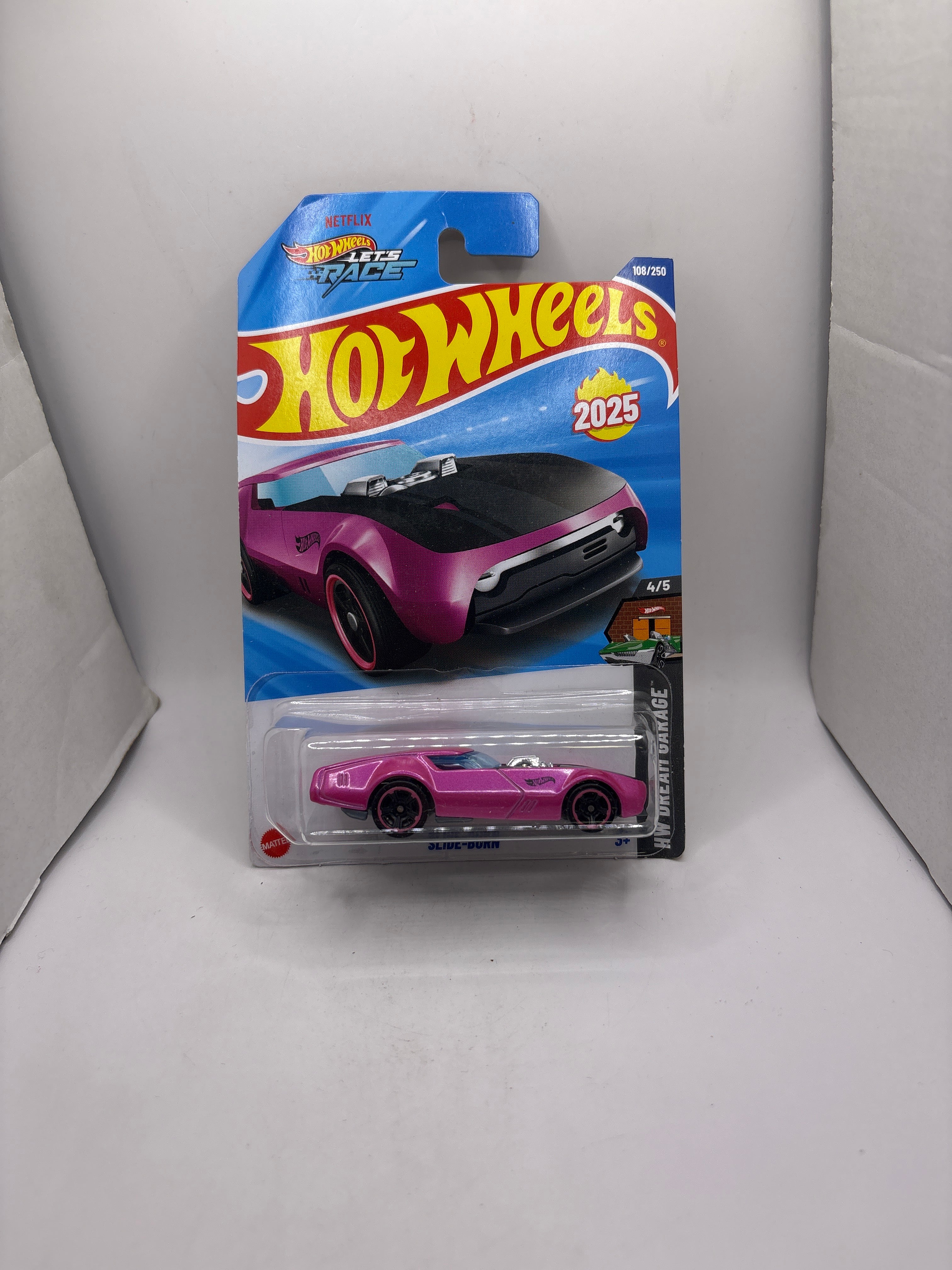 Hot Wheels Slide-Burn Diecast pink