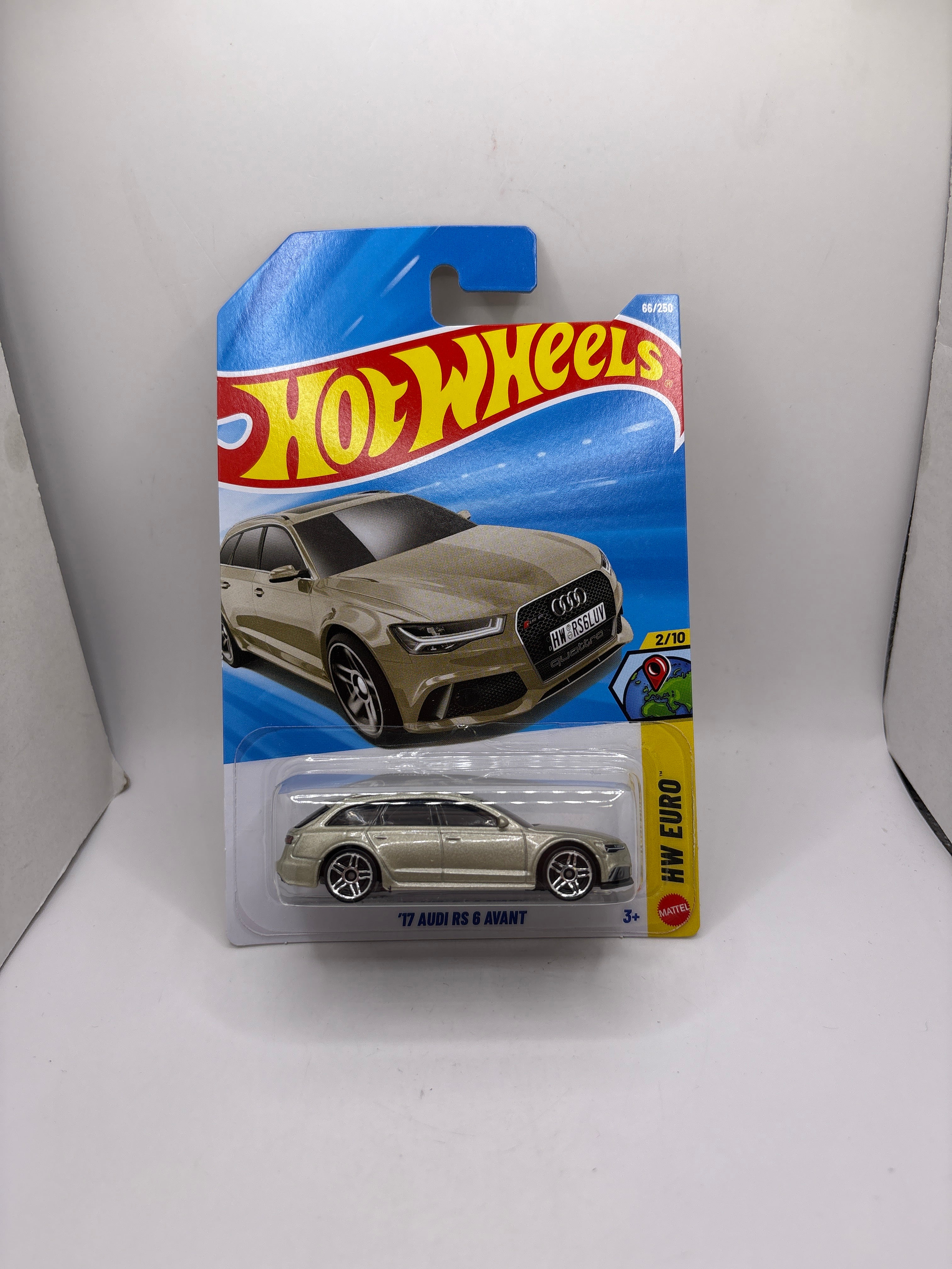 Hot Wheels 17 Audi RS 6 Avant Diecast gold
