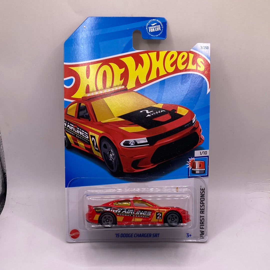 Hot Wheels 15 Dodge Charger SRT Diecast