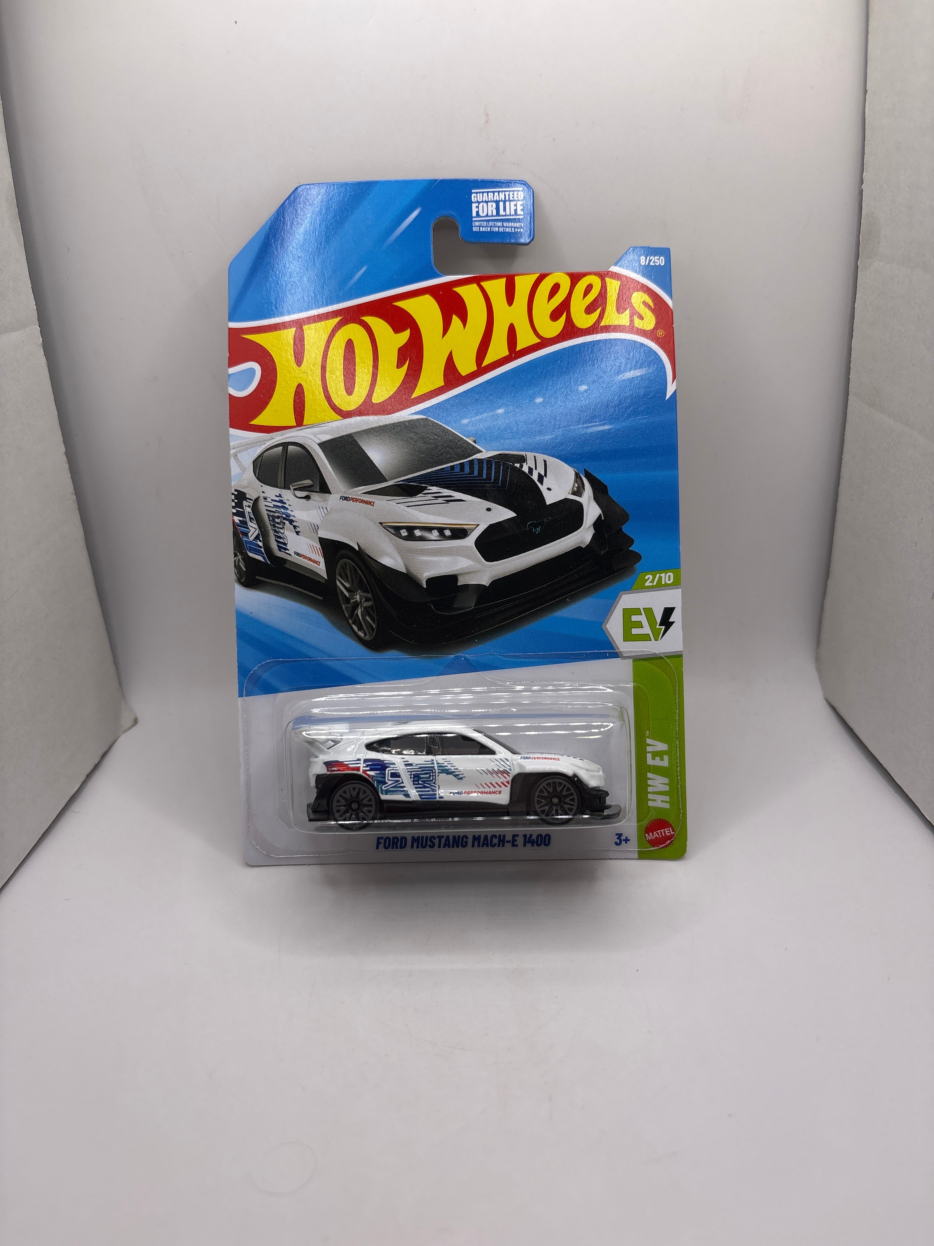 Hot Wheels Ford Mustang Mach-E 1400 Diecast white