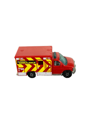Matchbox 2009 Ford E-350 Ambulance Diecast red