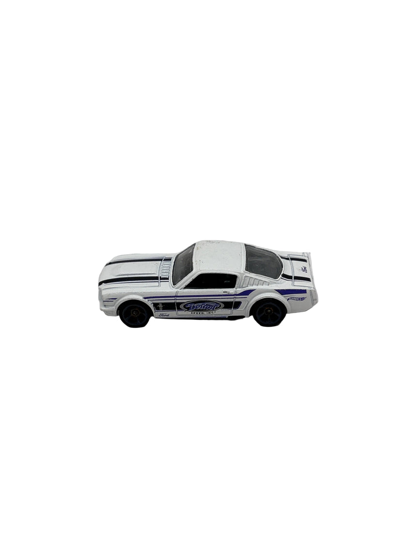 Hot Wheels 65 Mustang Fastback Diecast white