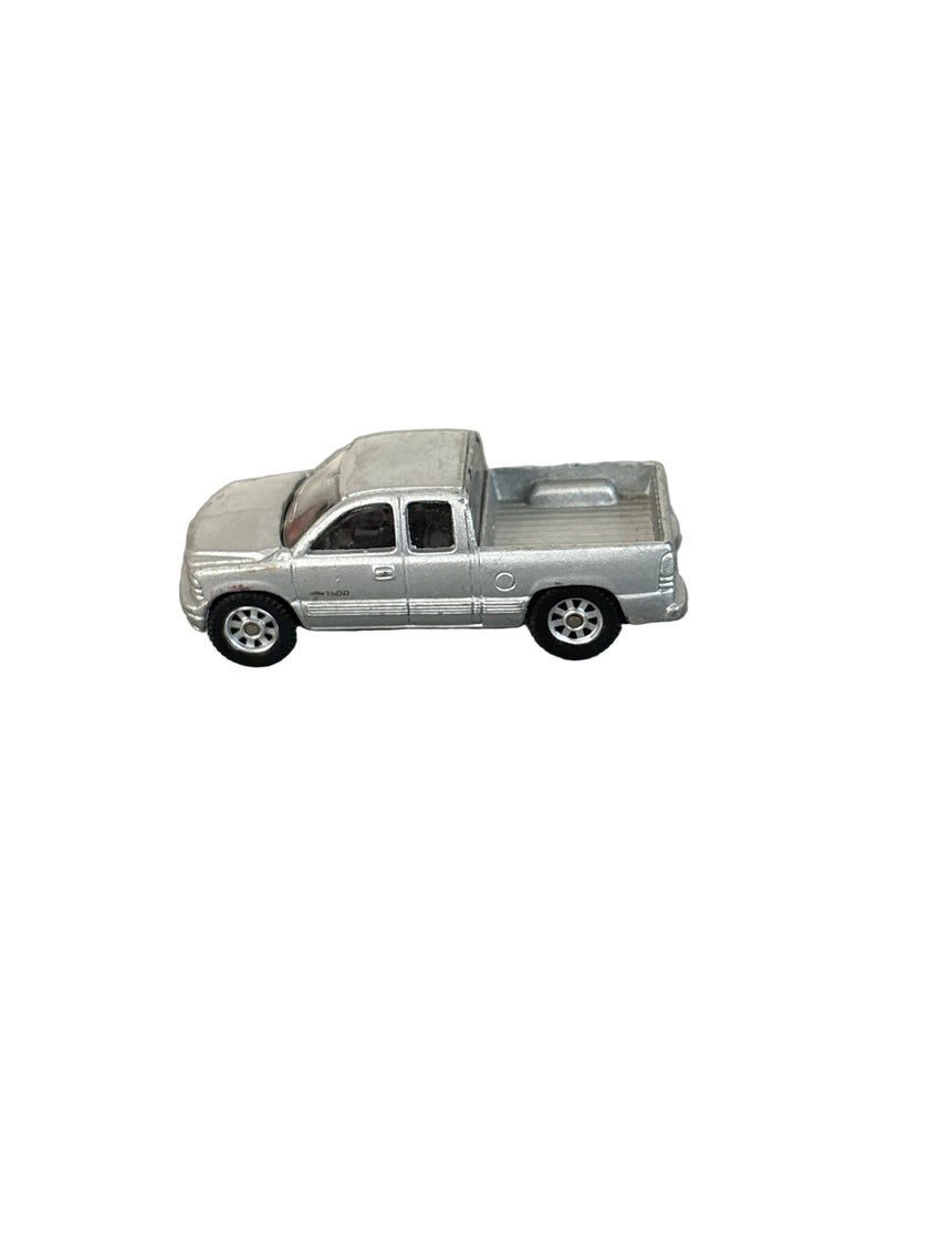 Maisto Chevy Silverado Diecast