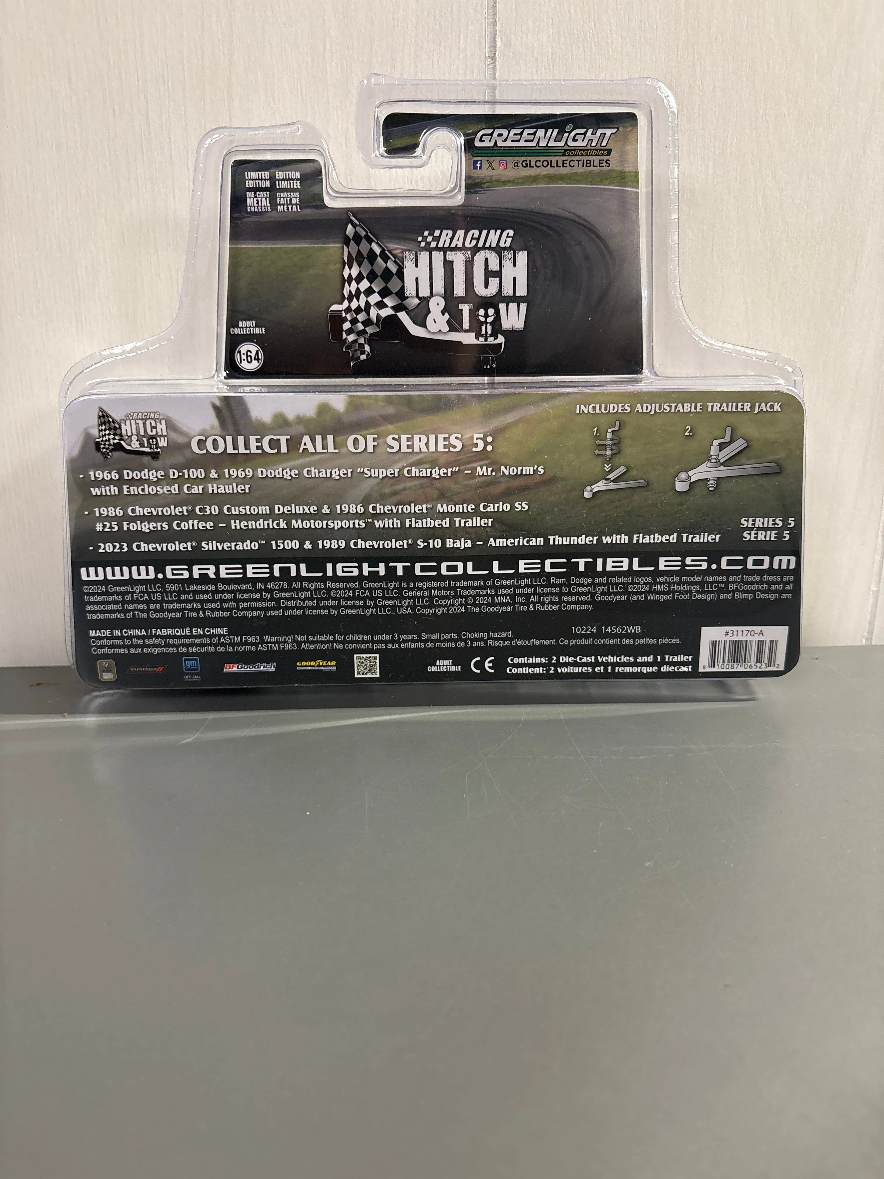 Greenlight 1966 Dodge D-100 & 1969 Dodge Charger Super Charger With Enclosed Car Hauler multi color