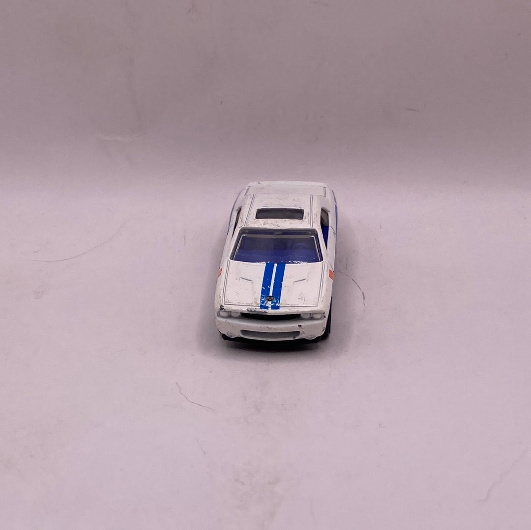 Hot Wheels 08 Dodge Challenger SRT8 Diecast