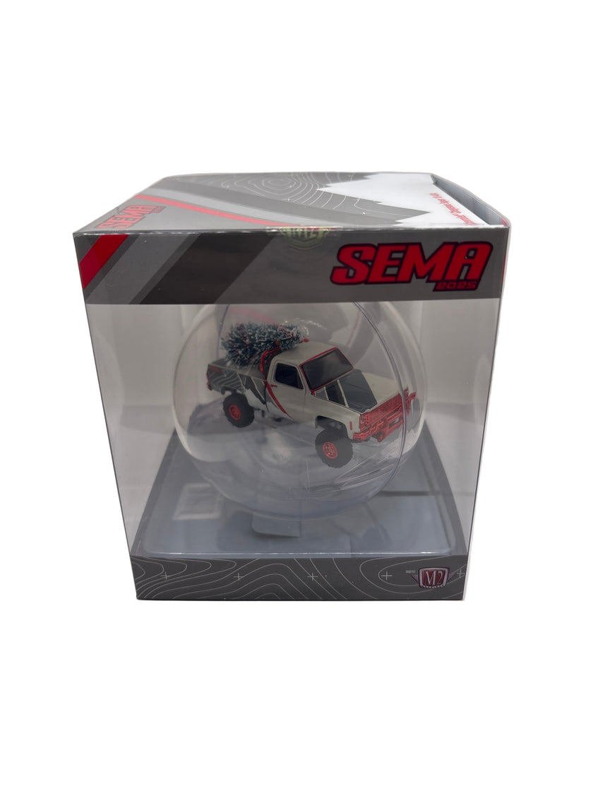 M2 1973 Chevrolet Cheyenne Super 10 4x4 Diecast white