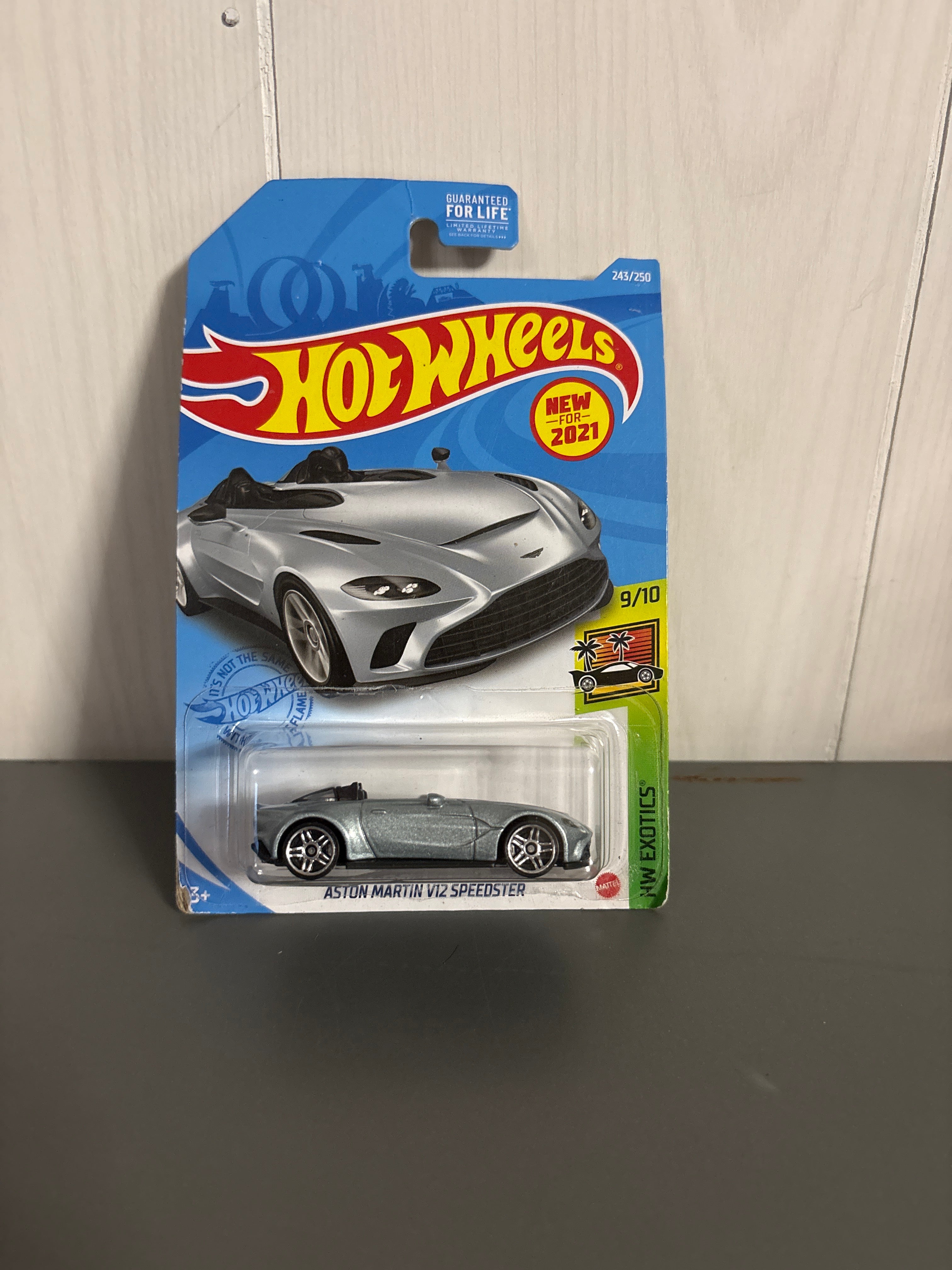 Hot Wheels Aston Martin V12 Speedster Diecast