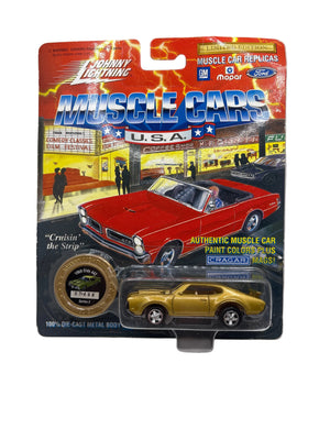 Johnny Lightning 1969 Olds 442 Diecast