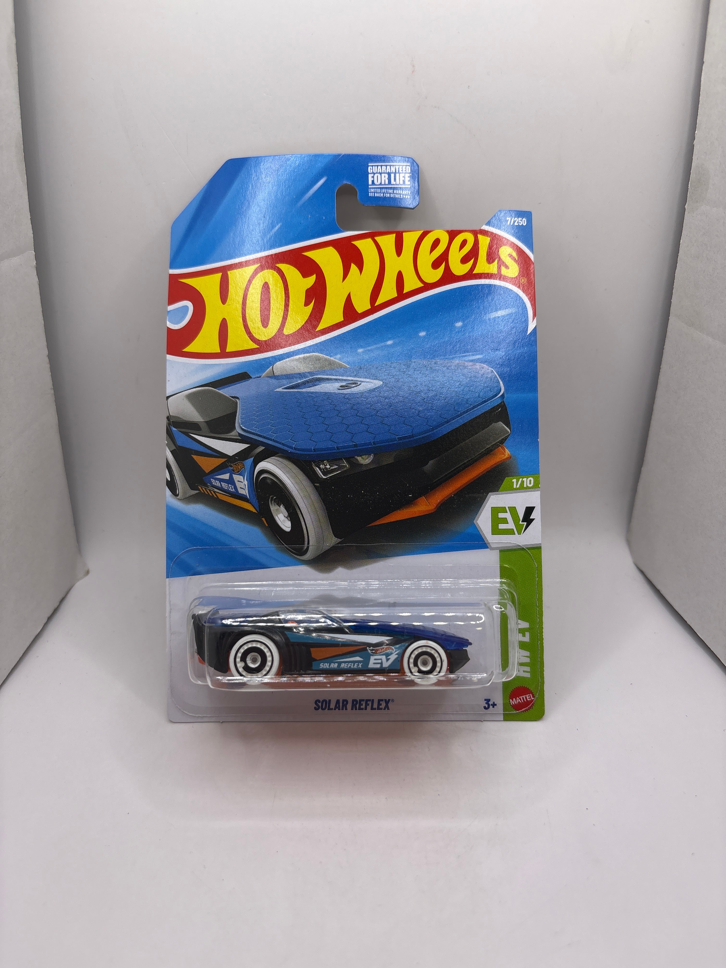 Hot Wheels Solar Reflex Diecast blue