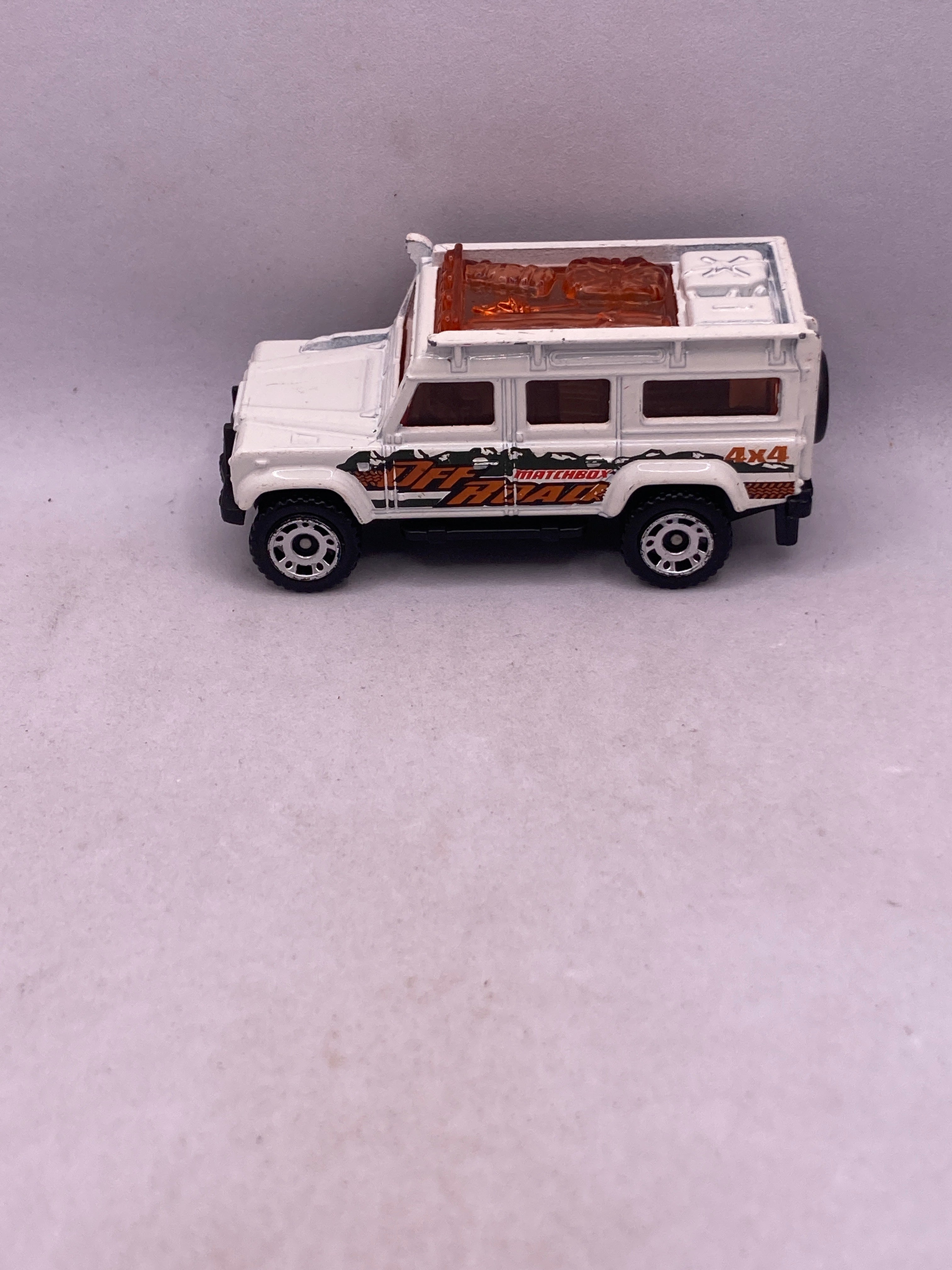 Matchbox 1997 Land Rover Defender 110 Diecast