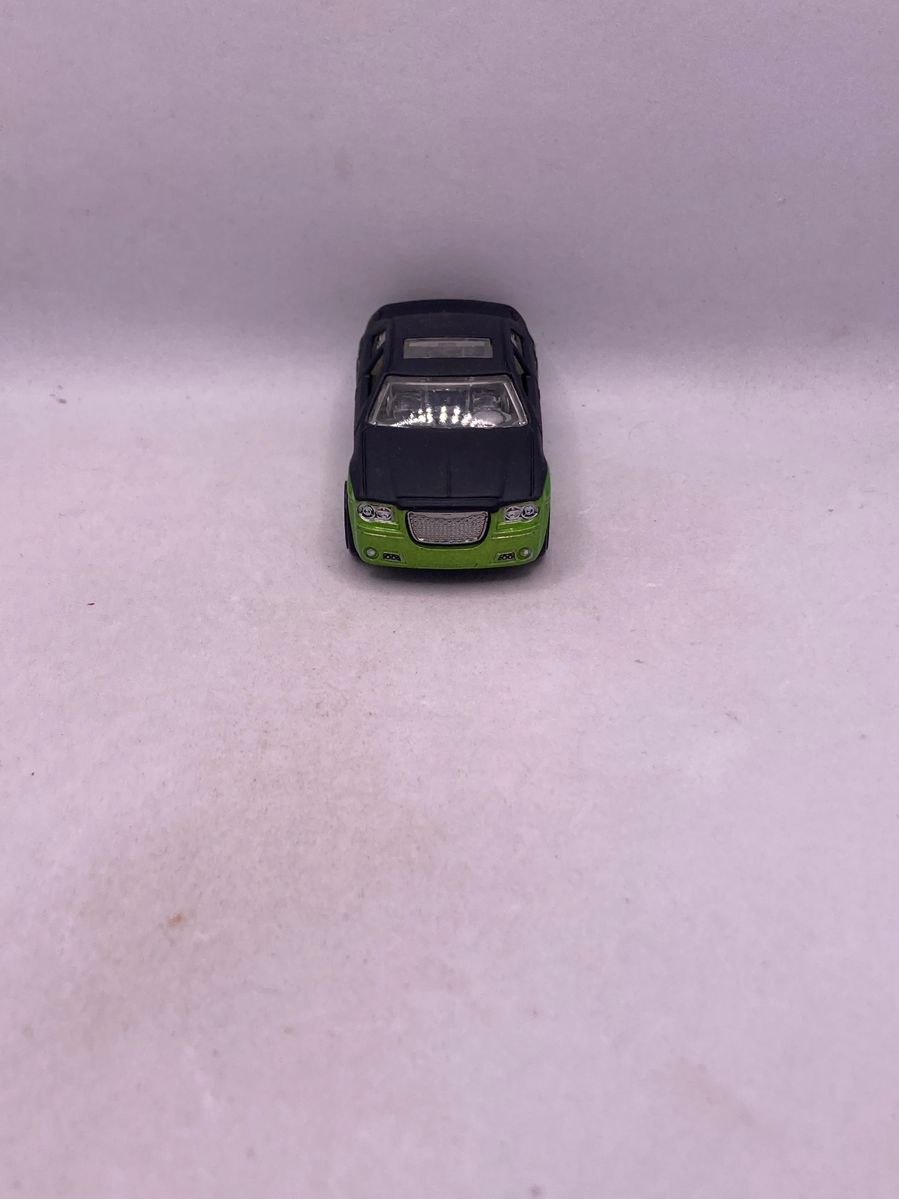 Hot Wheels Chrysler 300C Diecast