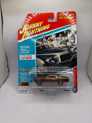 Johnny Lightning 1971 Pontiac Grand Prix Diecast