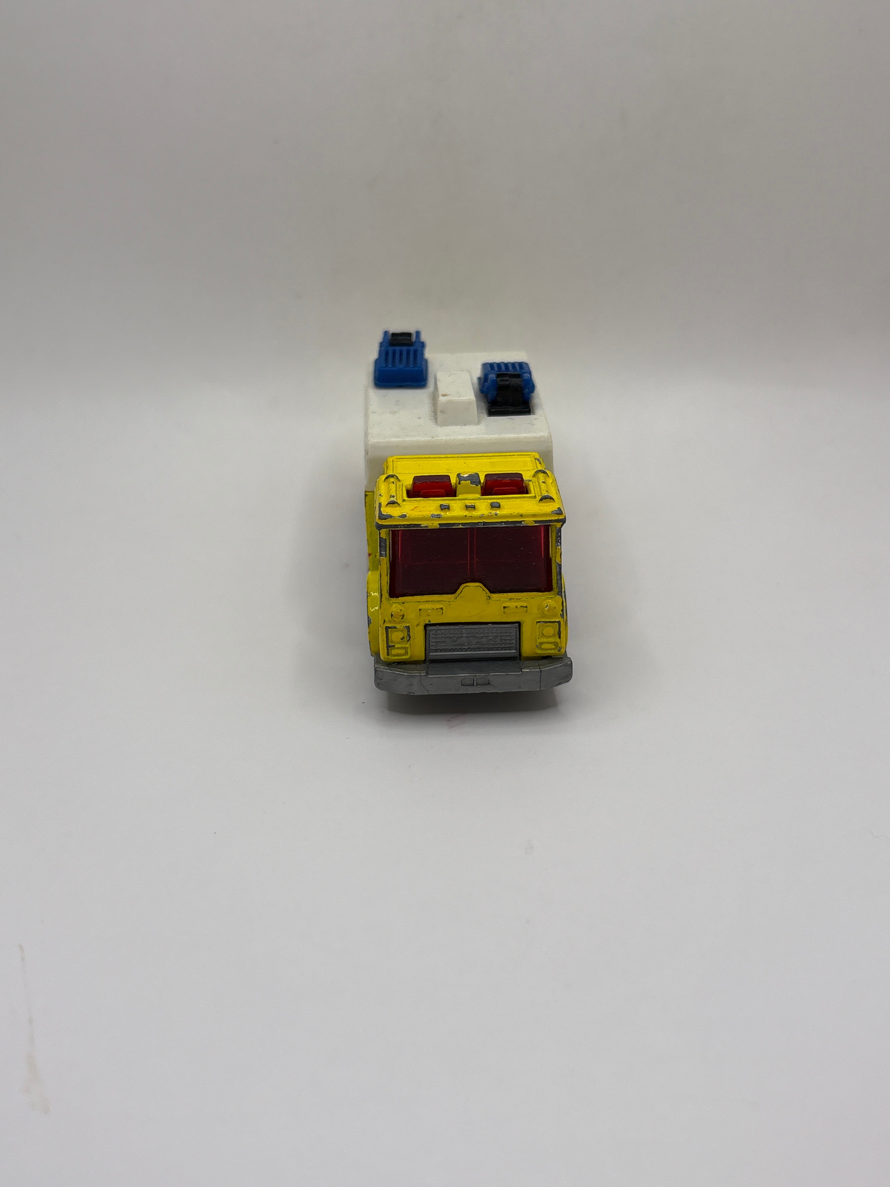 Matchbox Mack Auxiliary Power Truck Diecast