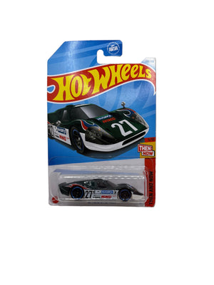 Hot Wheels 67 Ford GT40 MK.IV Diecast green