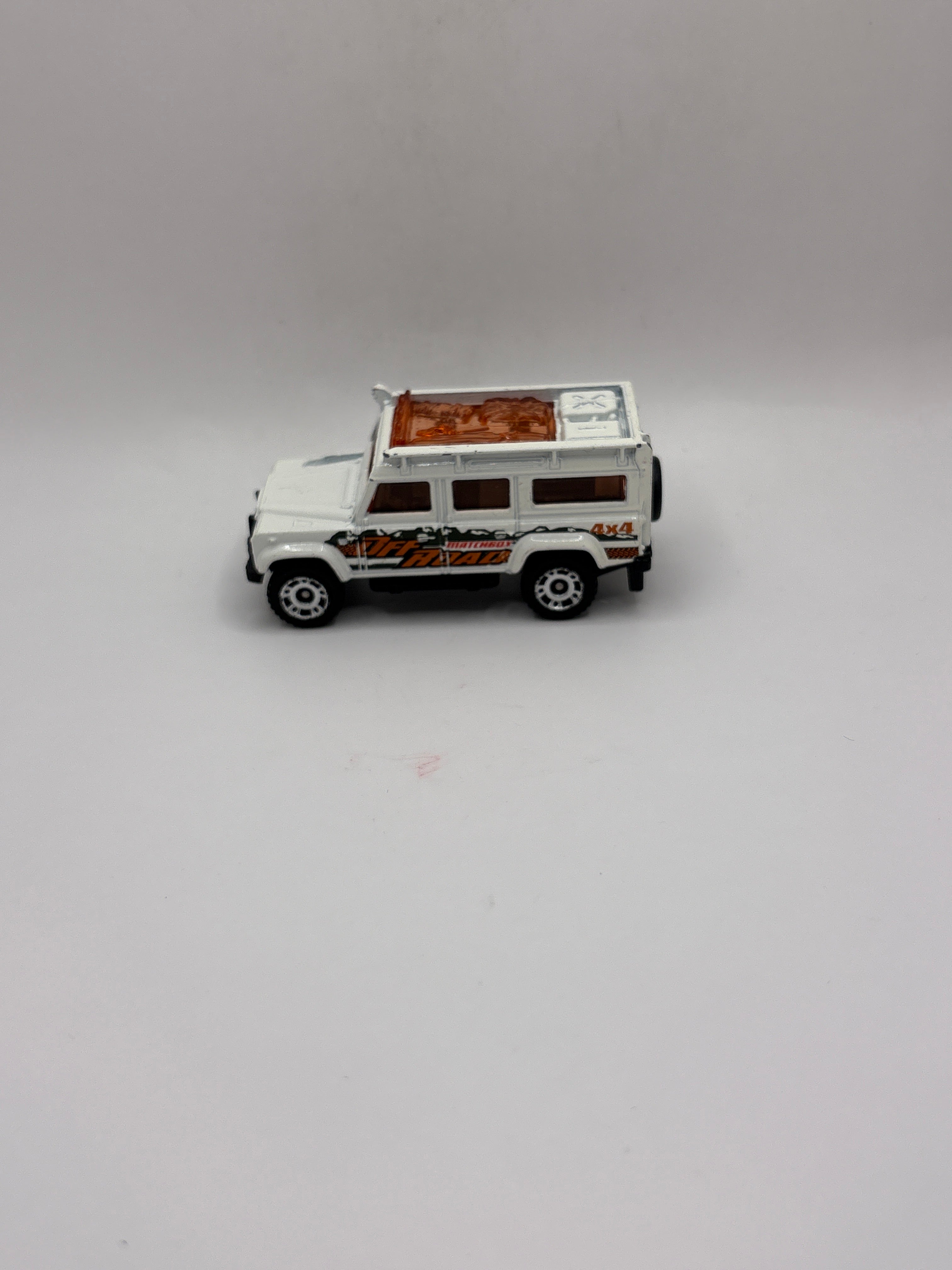 Matchbox 1997 Land Rover Defender 110 Diecast