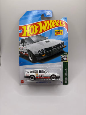 Hot Wheels Alfa Romeo GTV6 3.0 Diecast