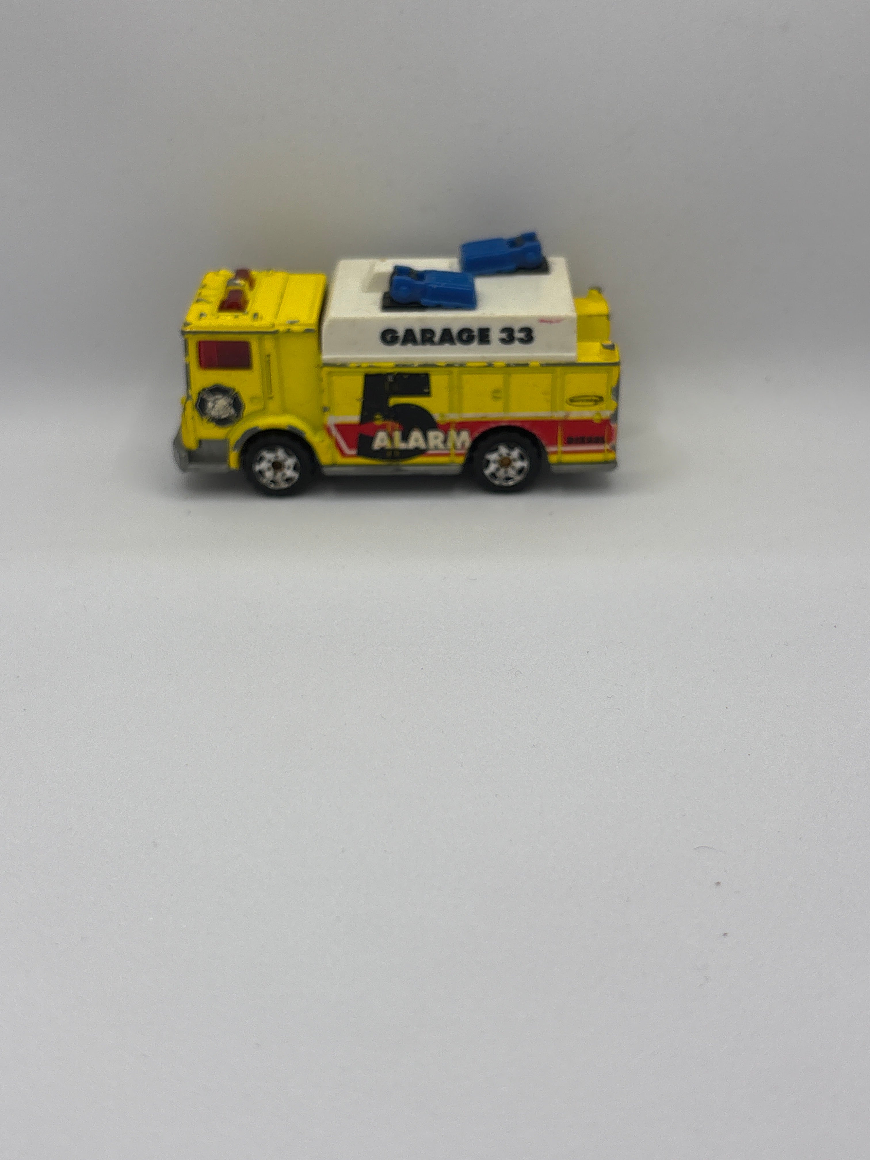 Matchbox Mack Auxiliary Power Truck Diecast