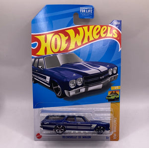 Hot Wheels 70 Chevelle SS Wagon Diecast