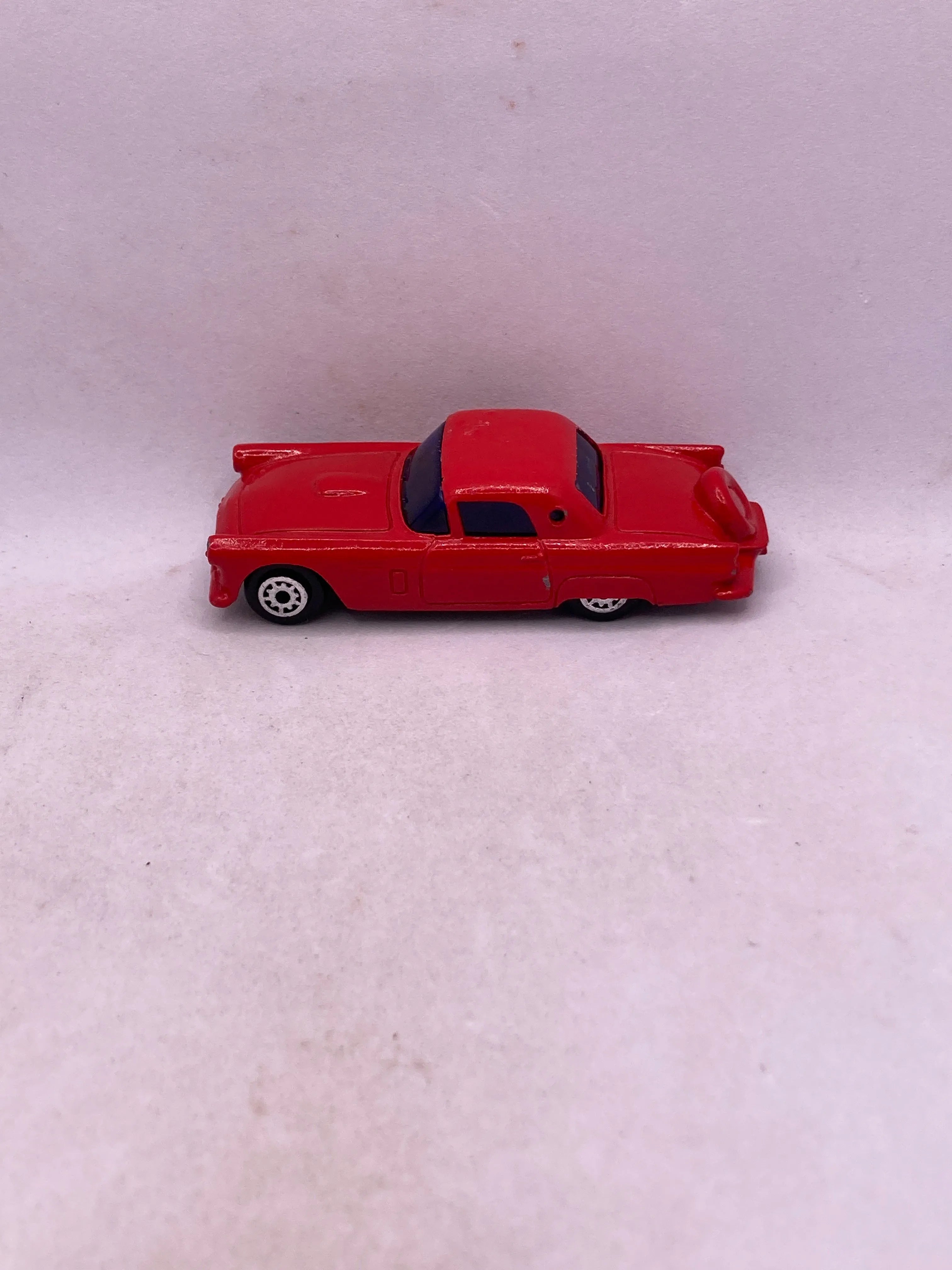 Maisto 1956 Ford Thunderbird Diecast