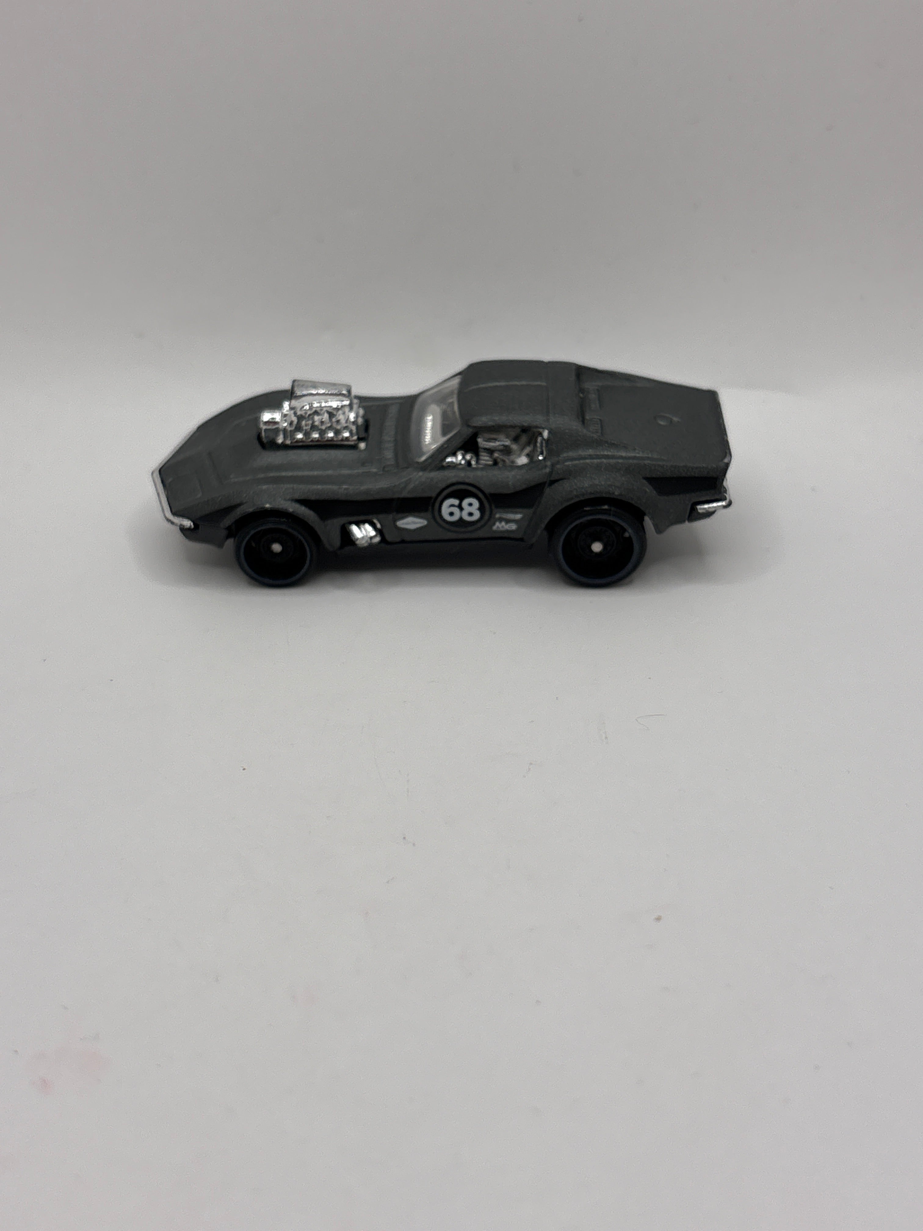 Hot Wheels 68 Corvette-Gas Monkey Garaje