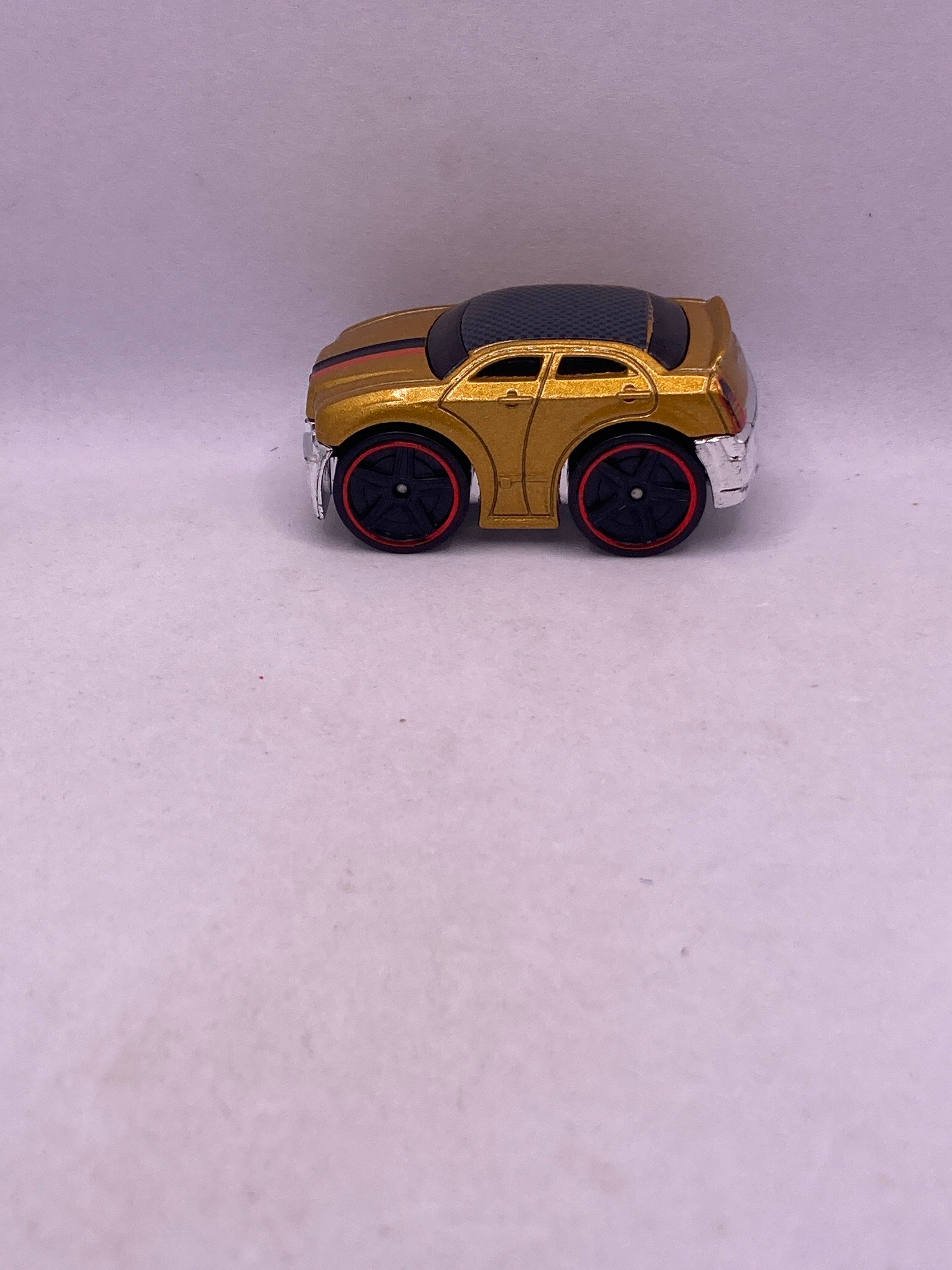 Hot Wheels Chrysler 300C Diecast