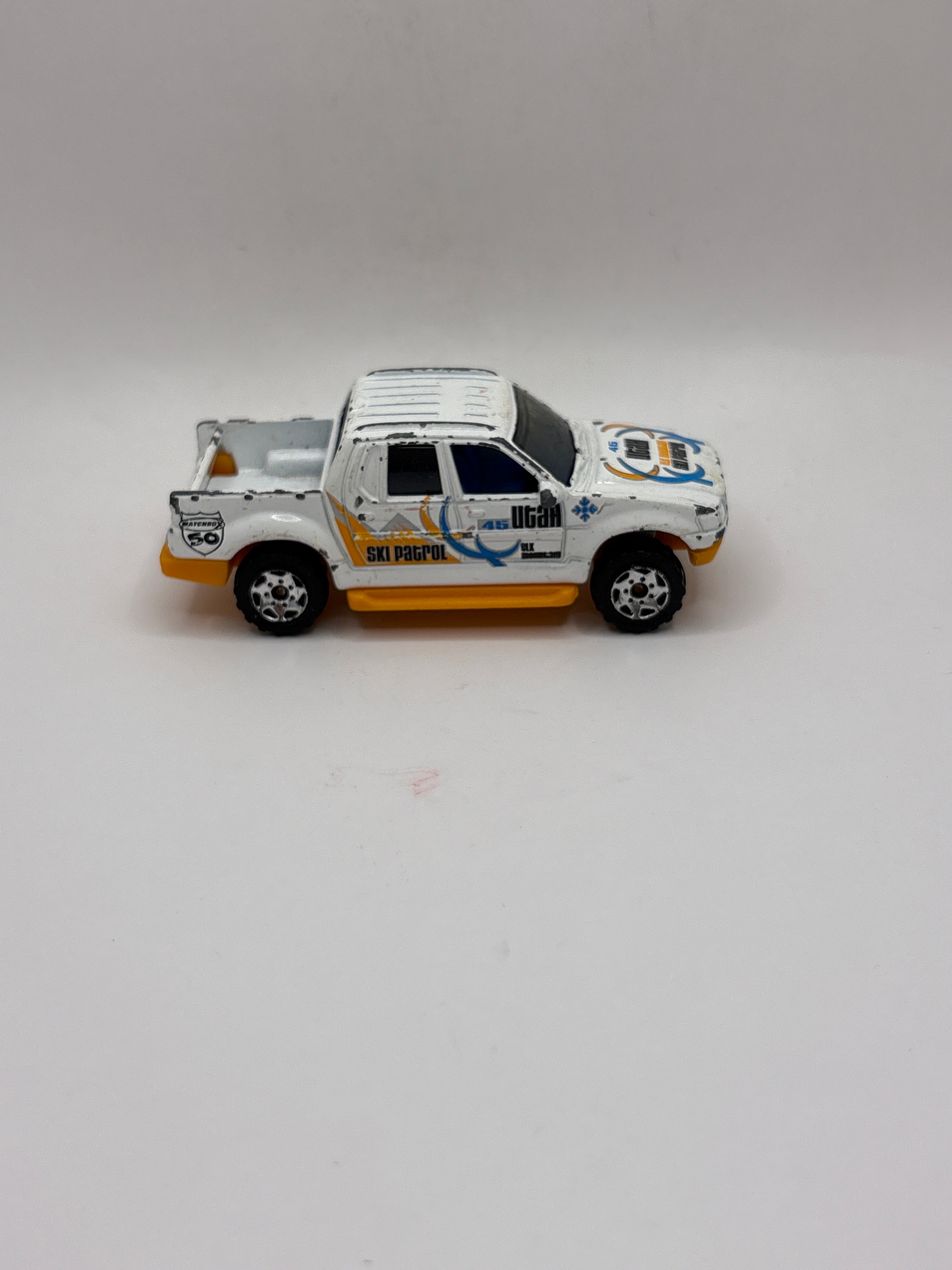 Matchbox Ford Explorer Sport Trac Diecast