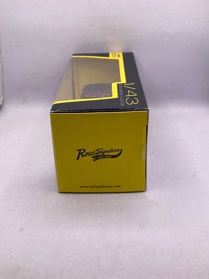 Road Signature 1932 Ford 3-Window Coupe Diecast