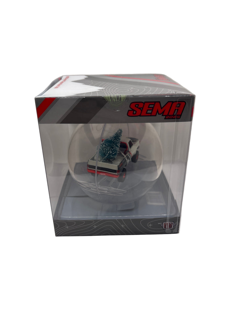 M2 1973 Chevrolet Cheyenne Super 10 4x4 Diecast white