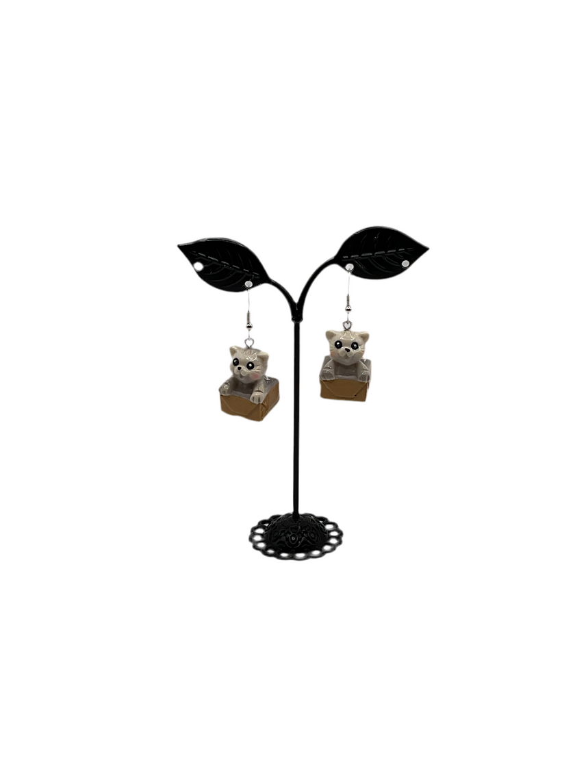 बॉक्स इयररिंग्स में किटी कैट