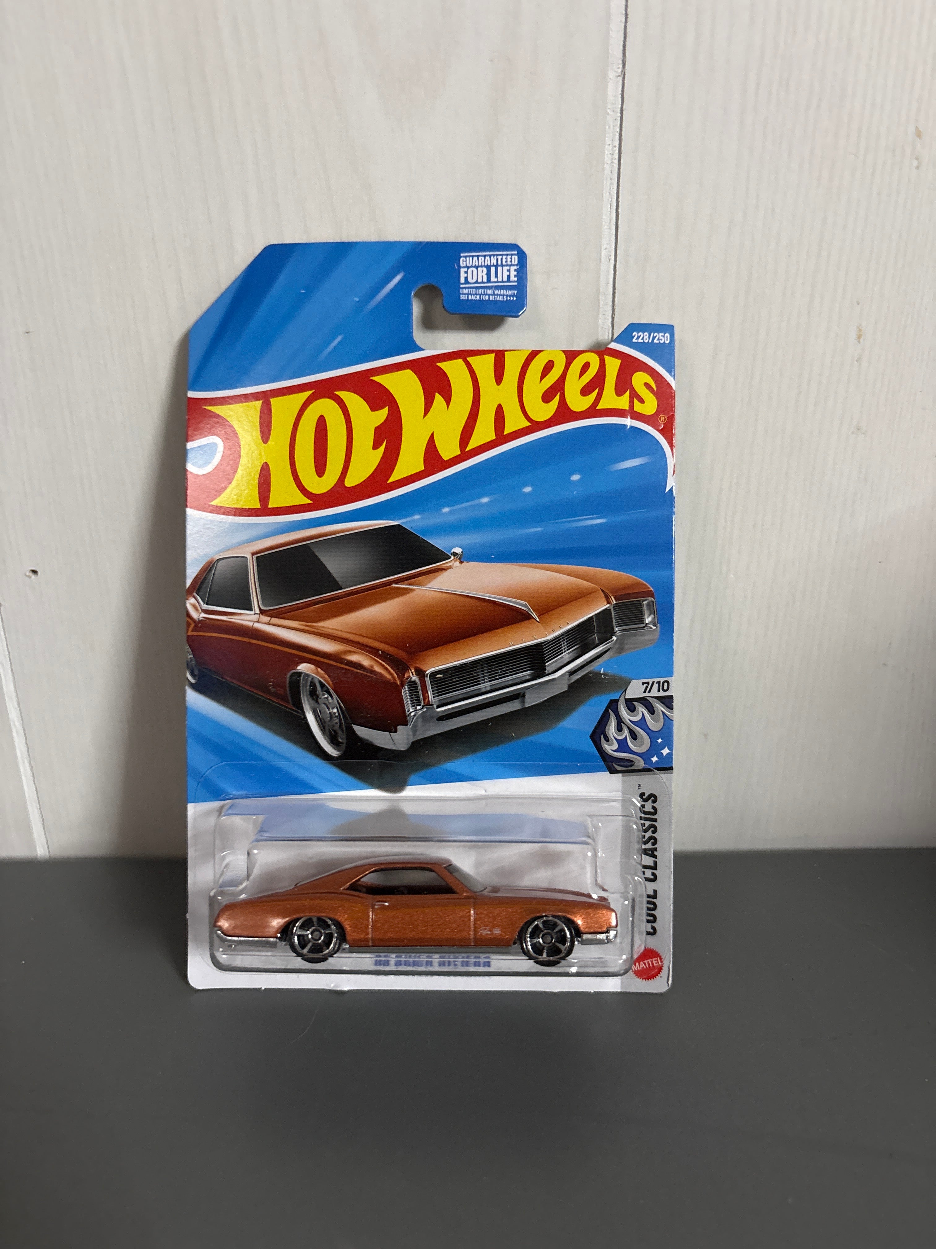 Hot Wheels 66 Buick Riviera Diecast