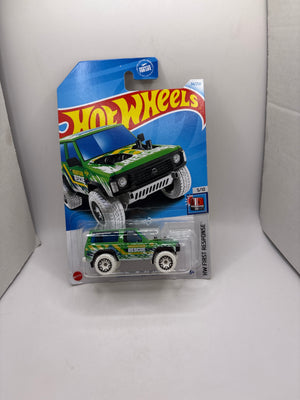 Hot Wheels Nissan Patrol Custom Diecast green