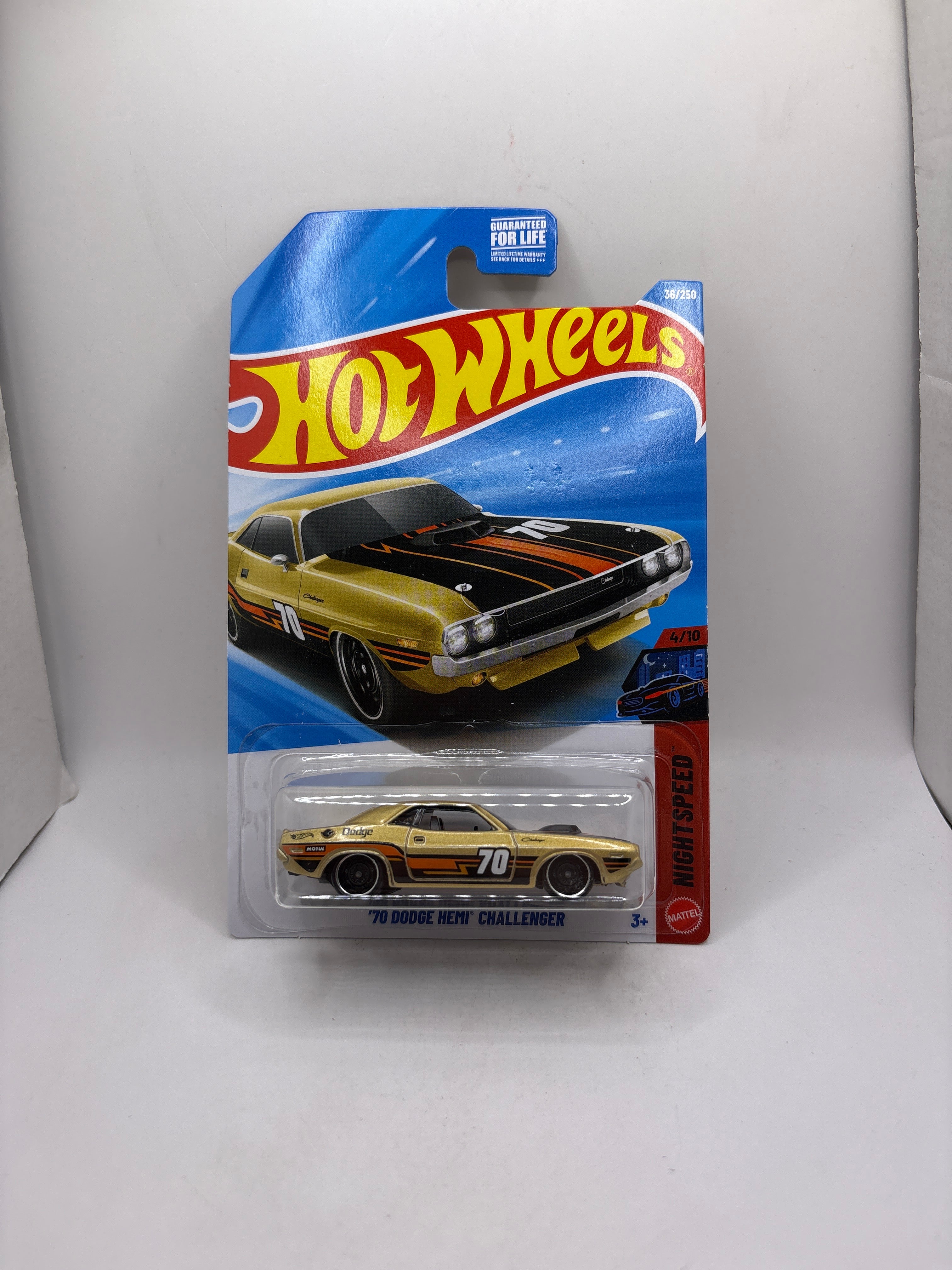 Hot Wheels 70 Dodge HEMI Challenger Diecast gold