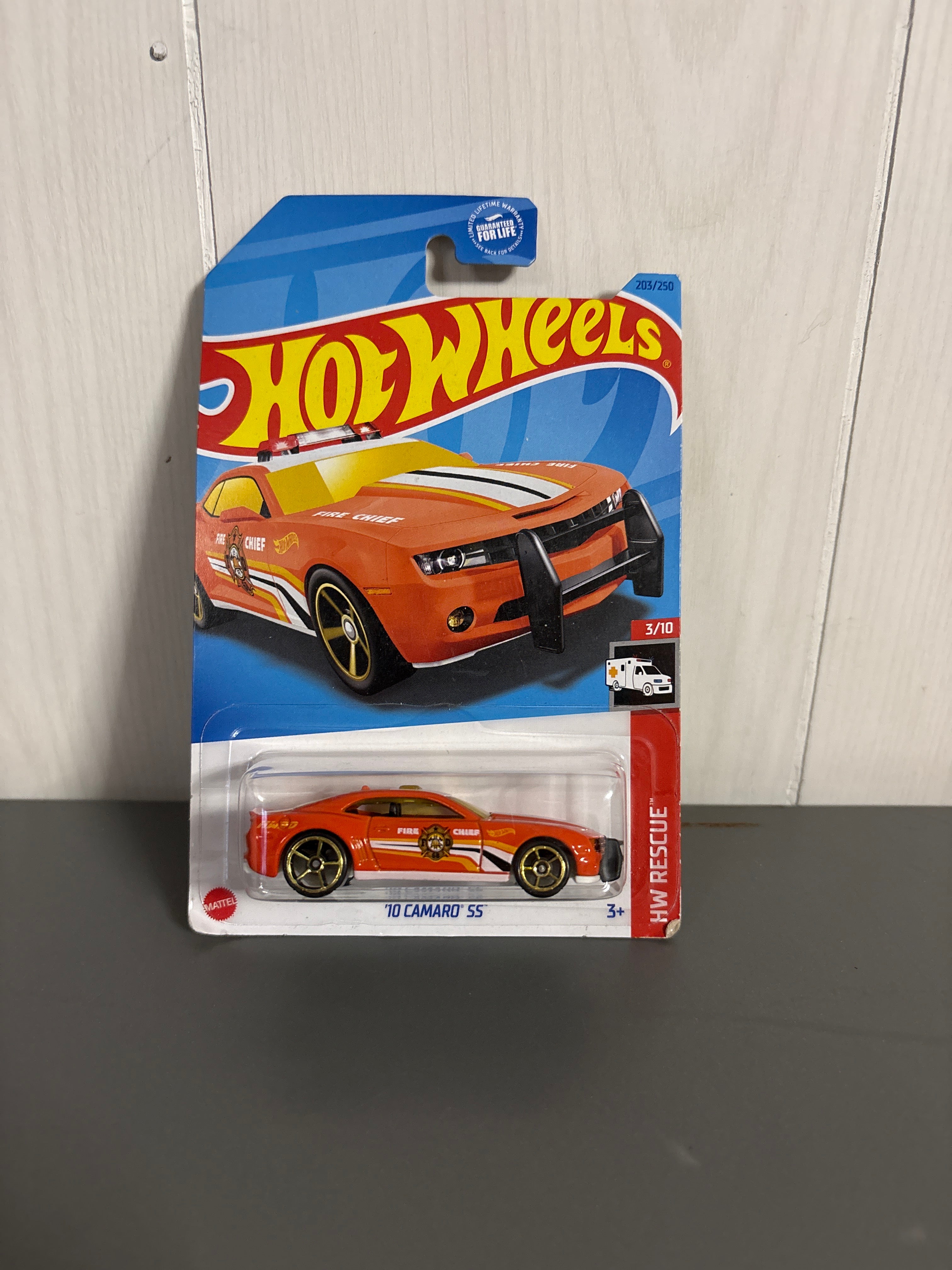 Hot Wheels 10 Camaro SS Diecast