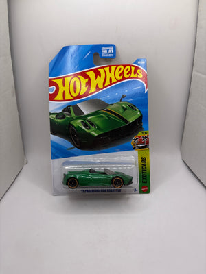 Hot Wheels 17 Pagani Huayra Roadster Diecast green