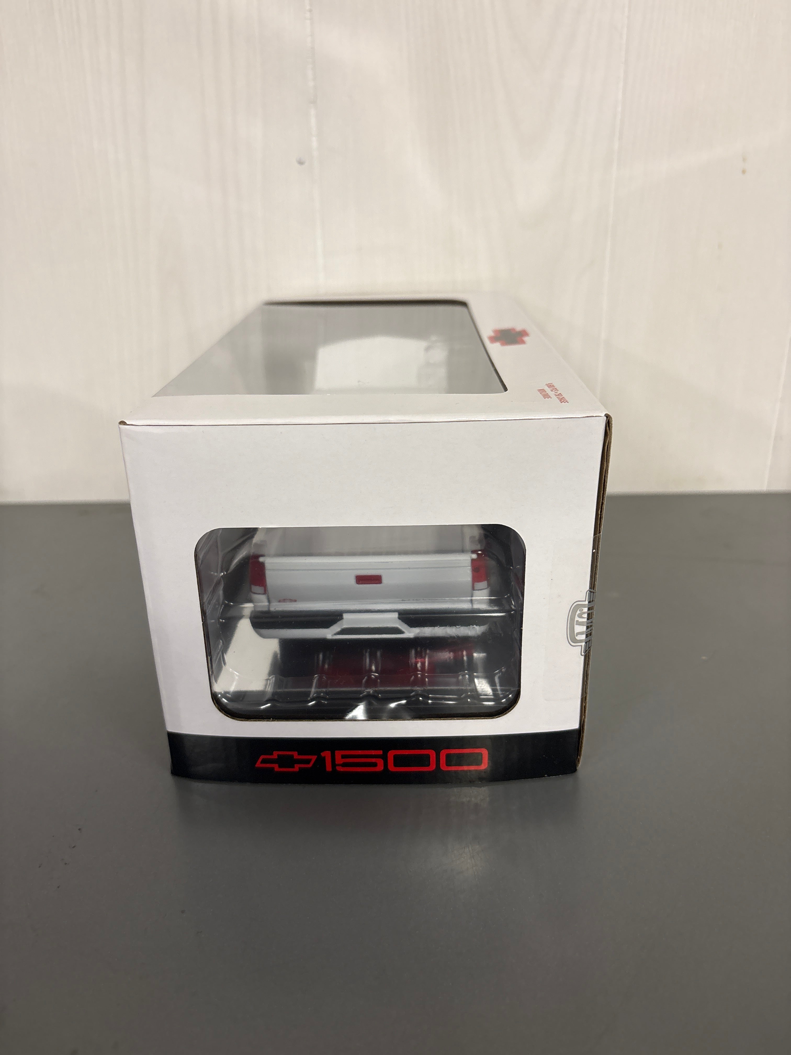 M2 1993 Chevrolet C1500 SS 454 Diecast white