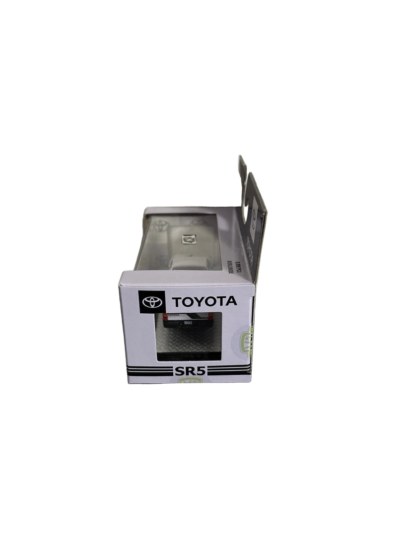 M2 1985 Toyota Truck Diecast