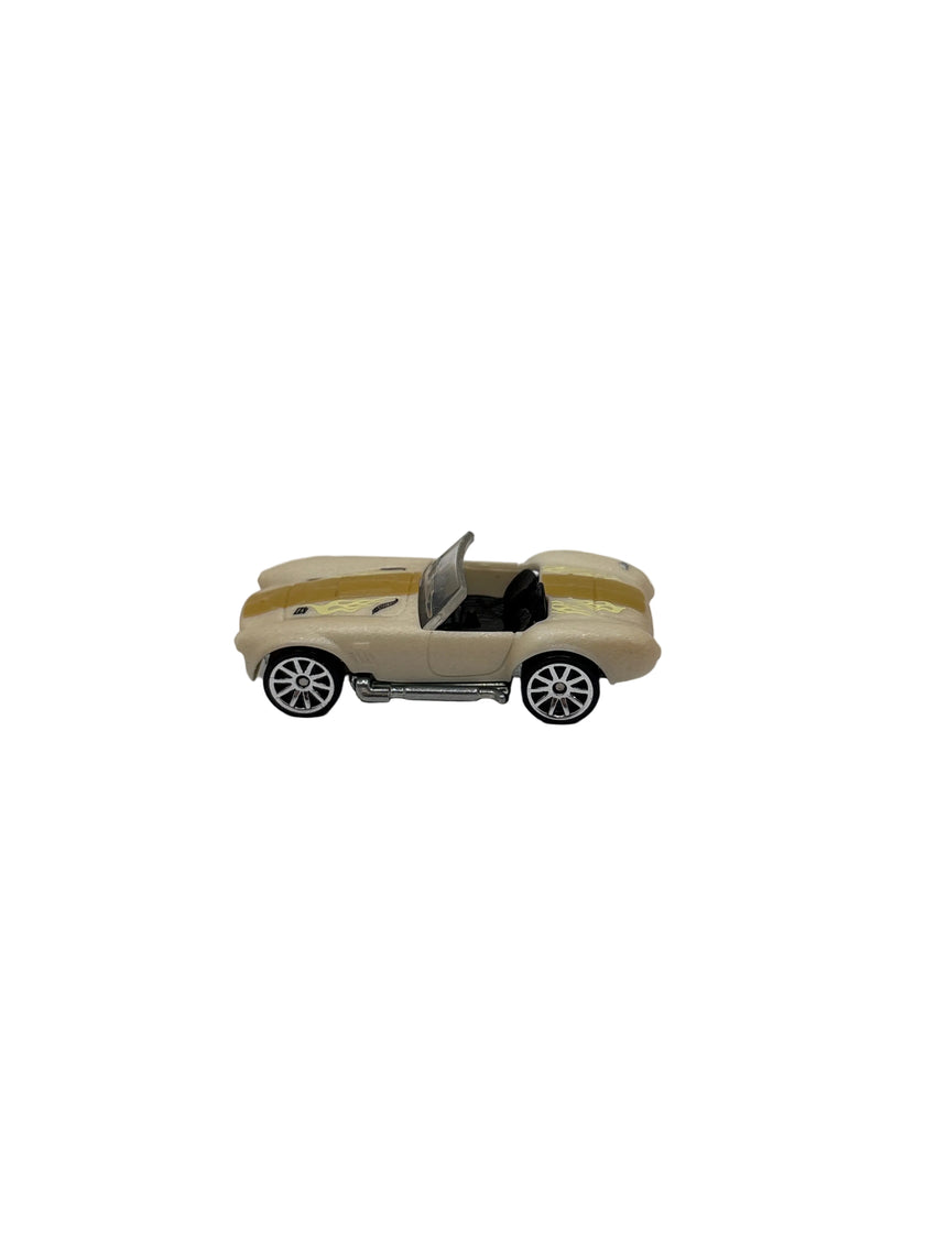 Hot Wheels Shelby Cobra 427 S/C Diecast beige