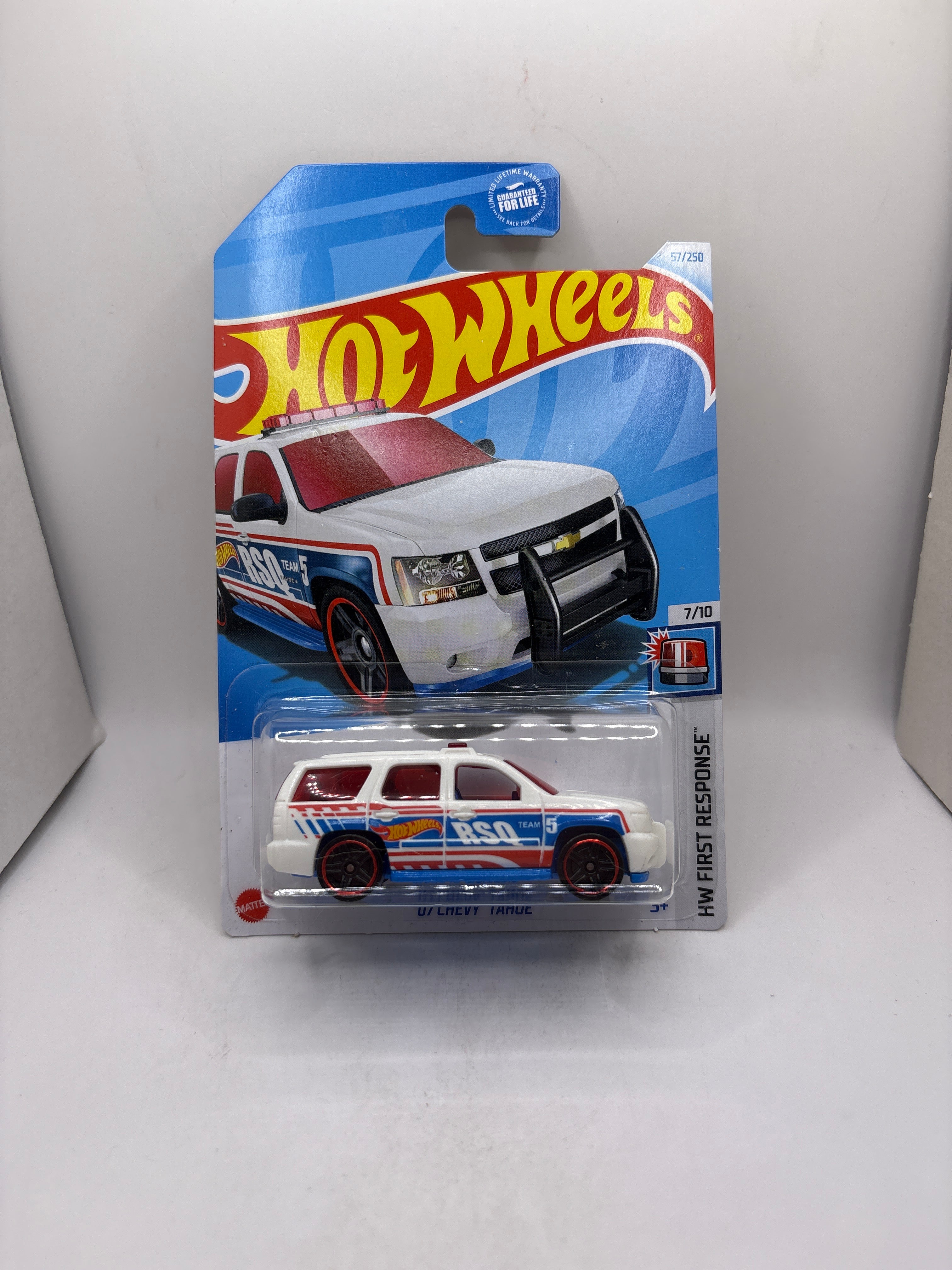 Hot Wheels 07 Chevy Tahoe Diecast white