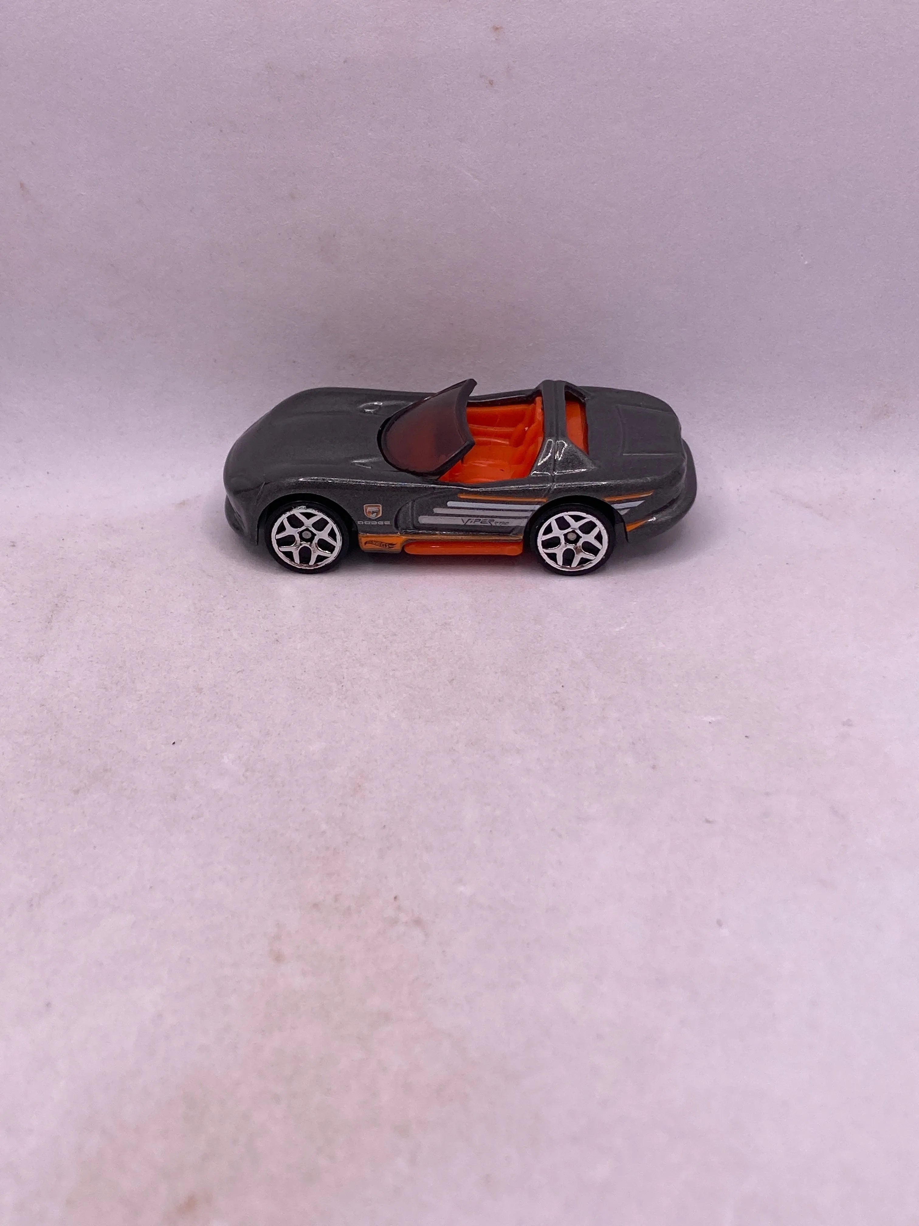 Hot Wheels Dodge Viper RT/10 Diecast