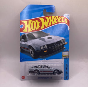 Hot Wheels Alfa Romeo GTV6 3.0 Diecast