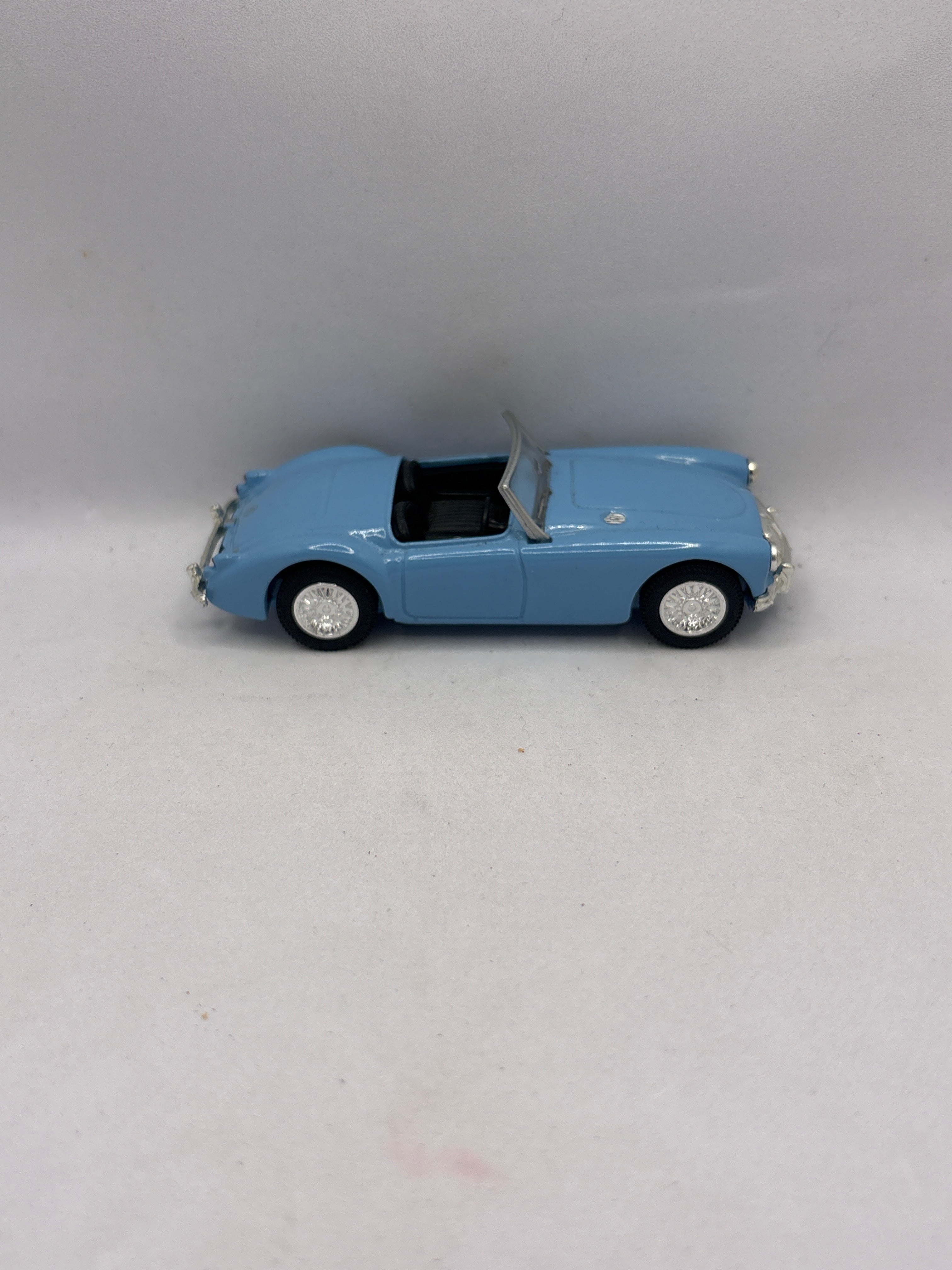 Lledo MGA 1600 MK1 Diecast