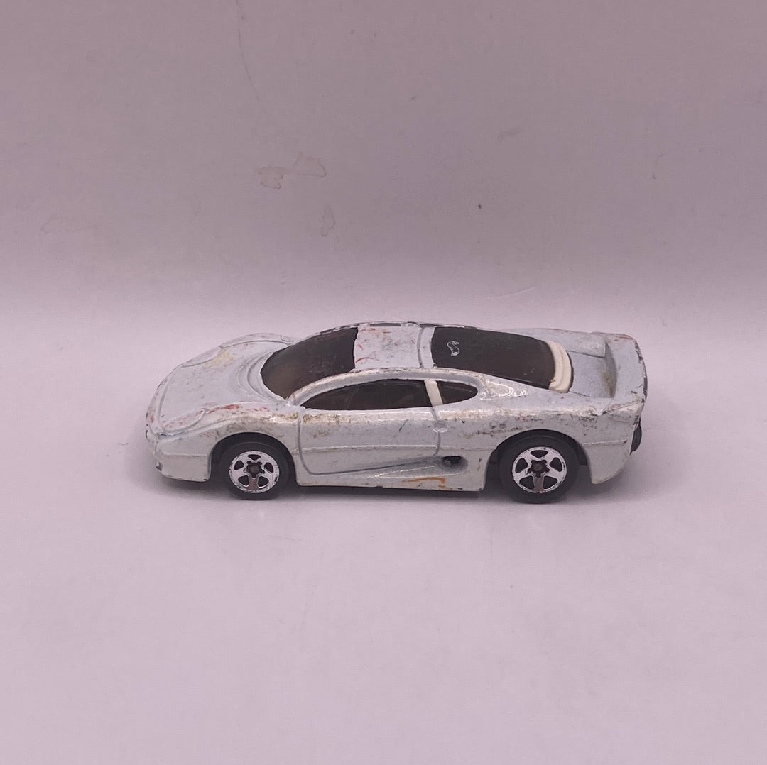 Hot Wheels Jaguar XJ220 Diecast