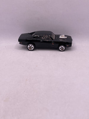 Hot Wheels 70 Dodge Charger Diecast