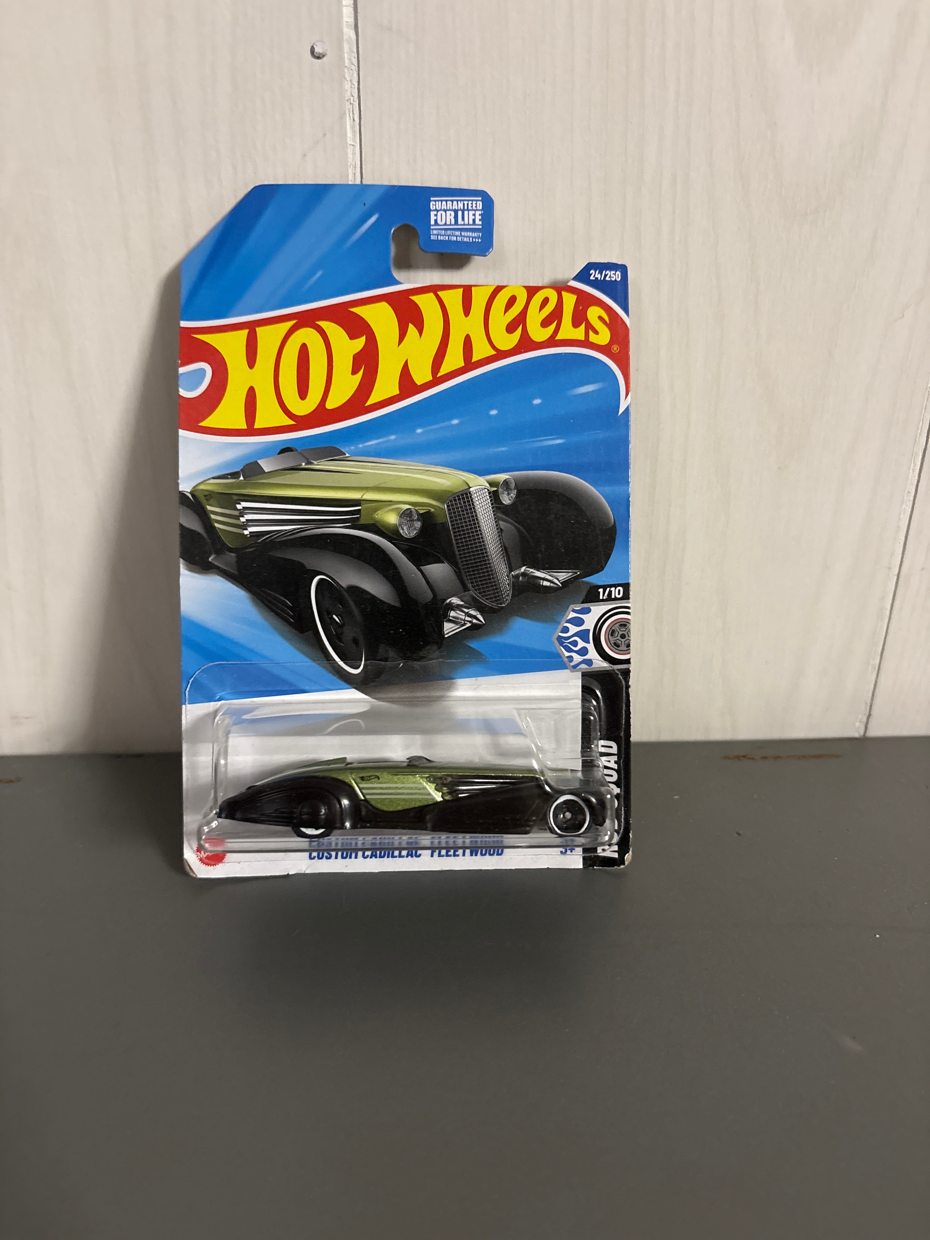 Hot Wheels Custom Cadillac Fleetwood Diecast