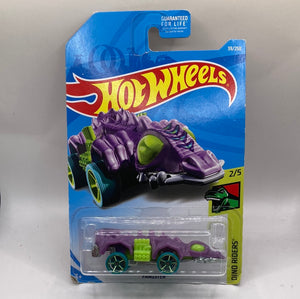 Hot Wheels Fangster Diecast