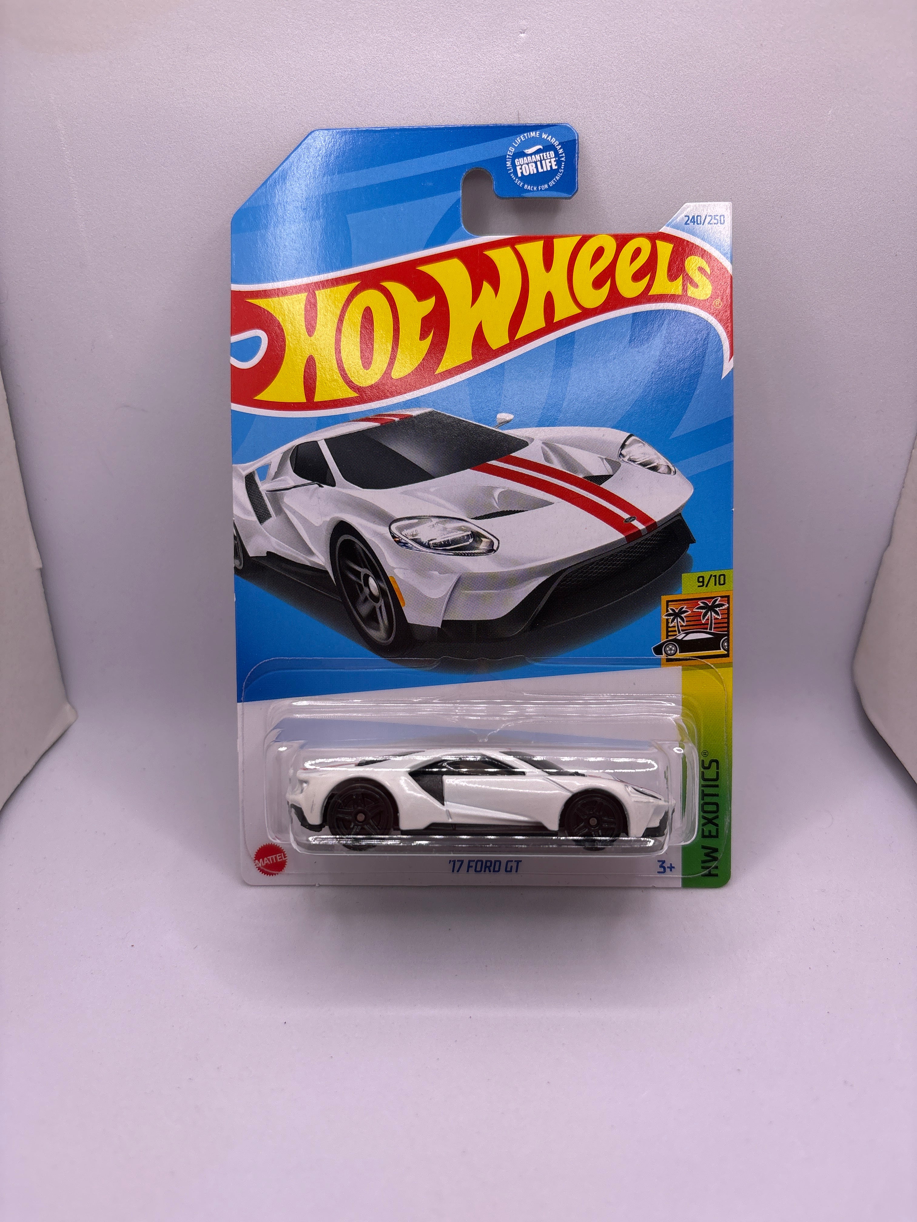 Hot Wheels 17 Ford GT Diecast