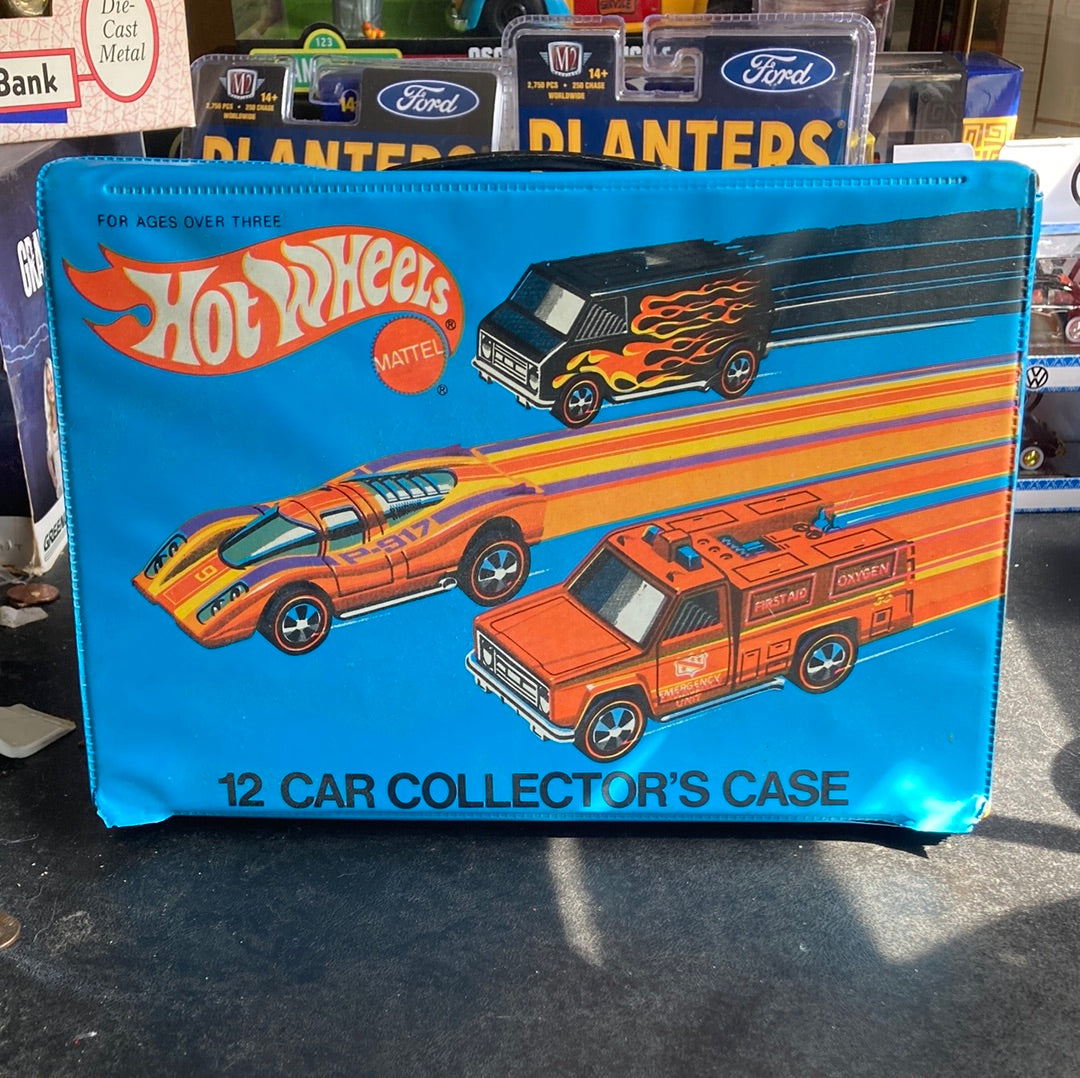 Hot Wheels 12 Car Collectors Case Diecast