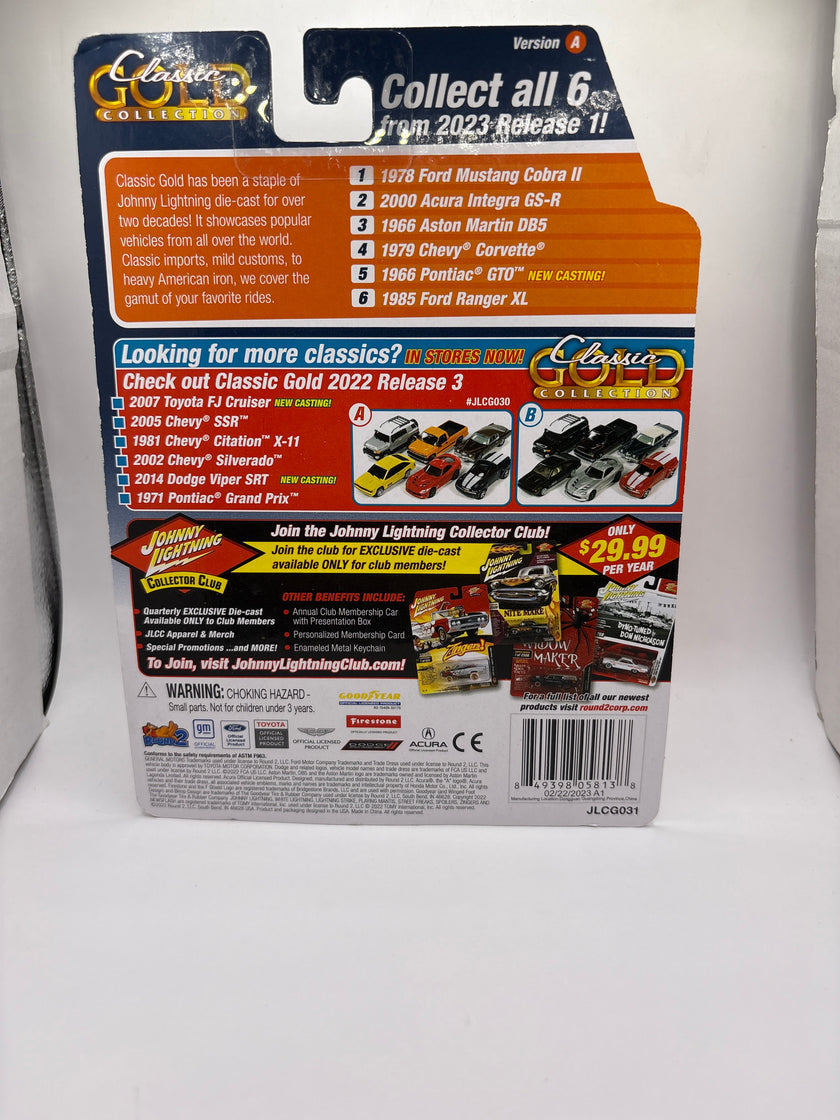 Johnny Lightning 1966 Aston Martin DB5 Diecast