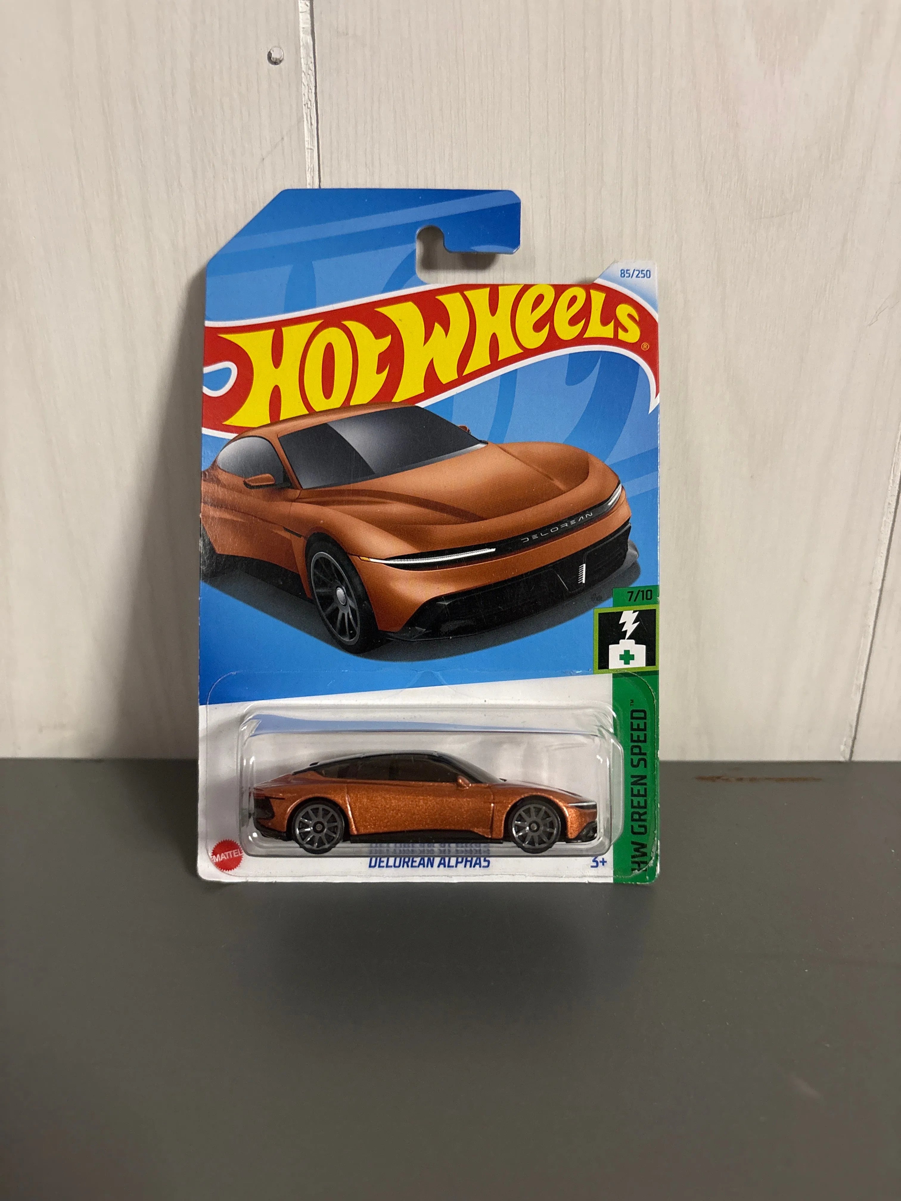 Hot Wheels Delorean Alpha5 Diecast orange